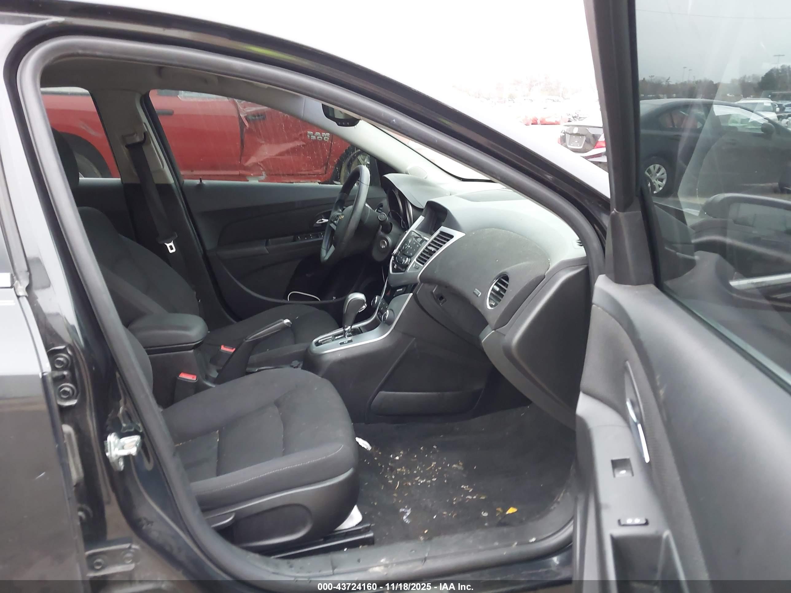 CHEVROLET CRUZE image 5