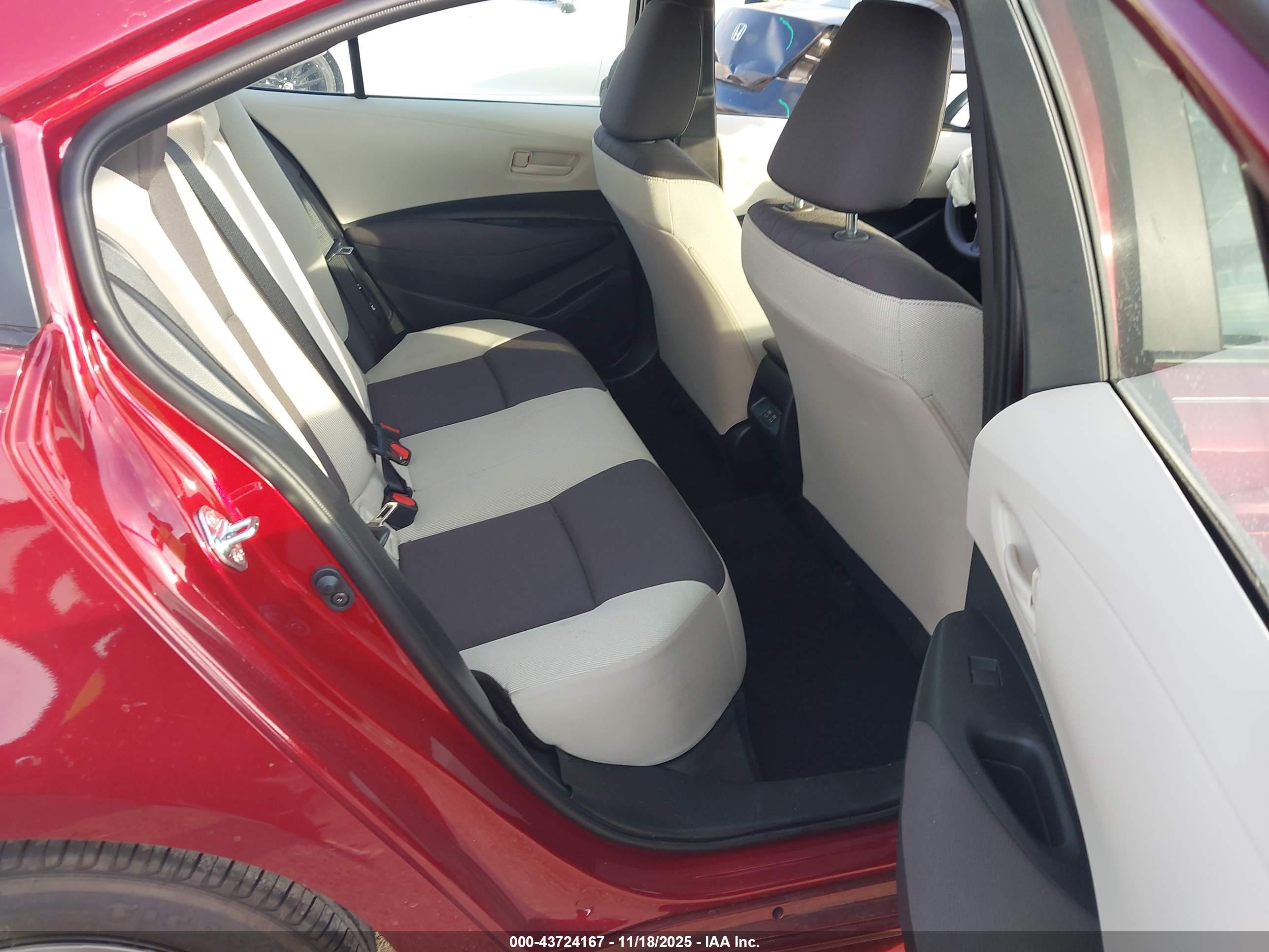 TOYOTA COROLLA image 8
