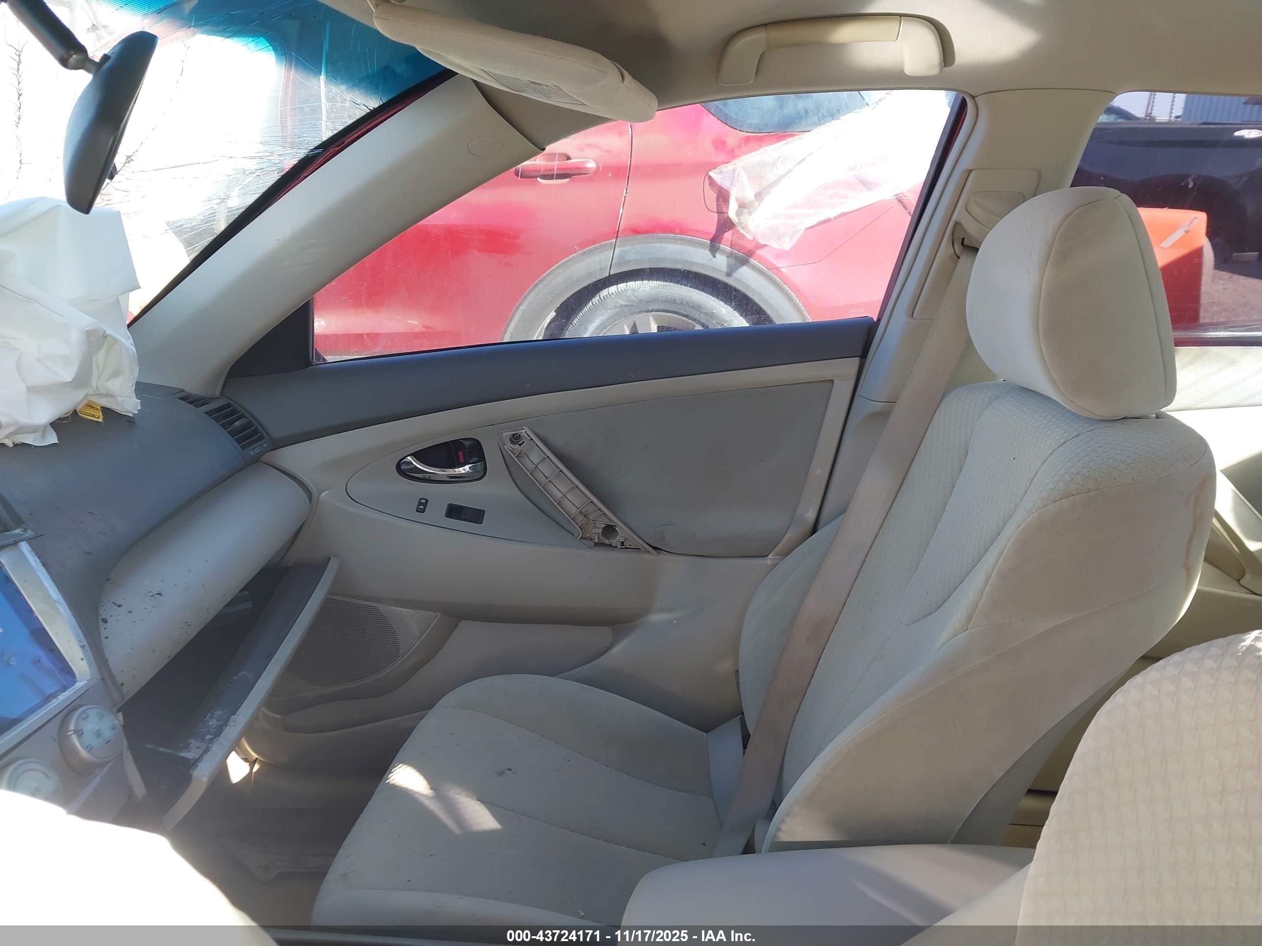 TOYOTA CAMRY image 5