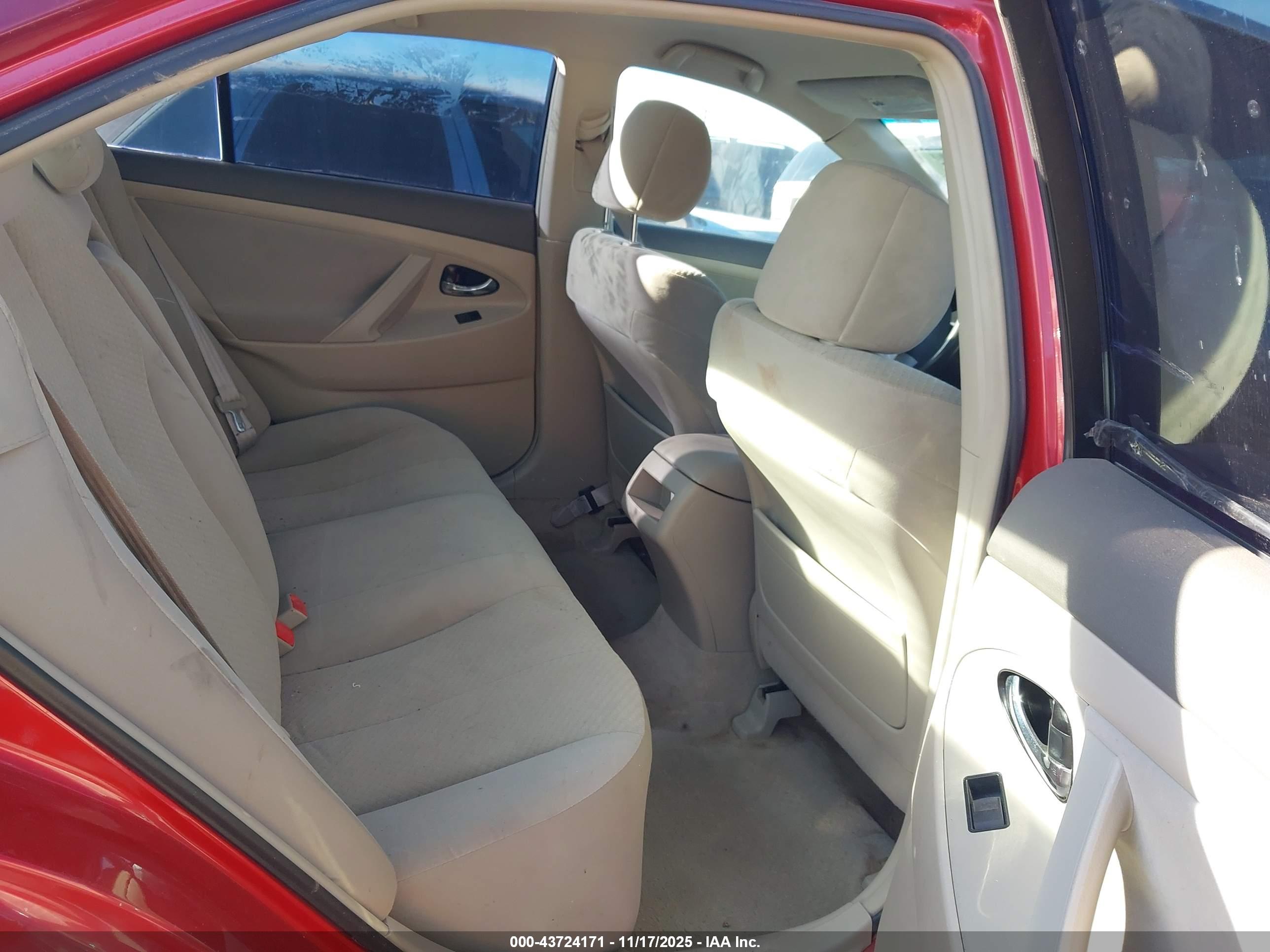 TOYOTA CAMRY image 8