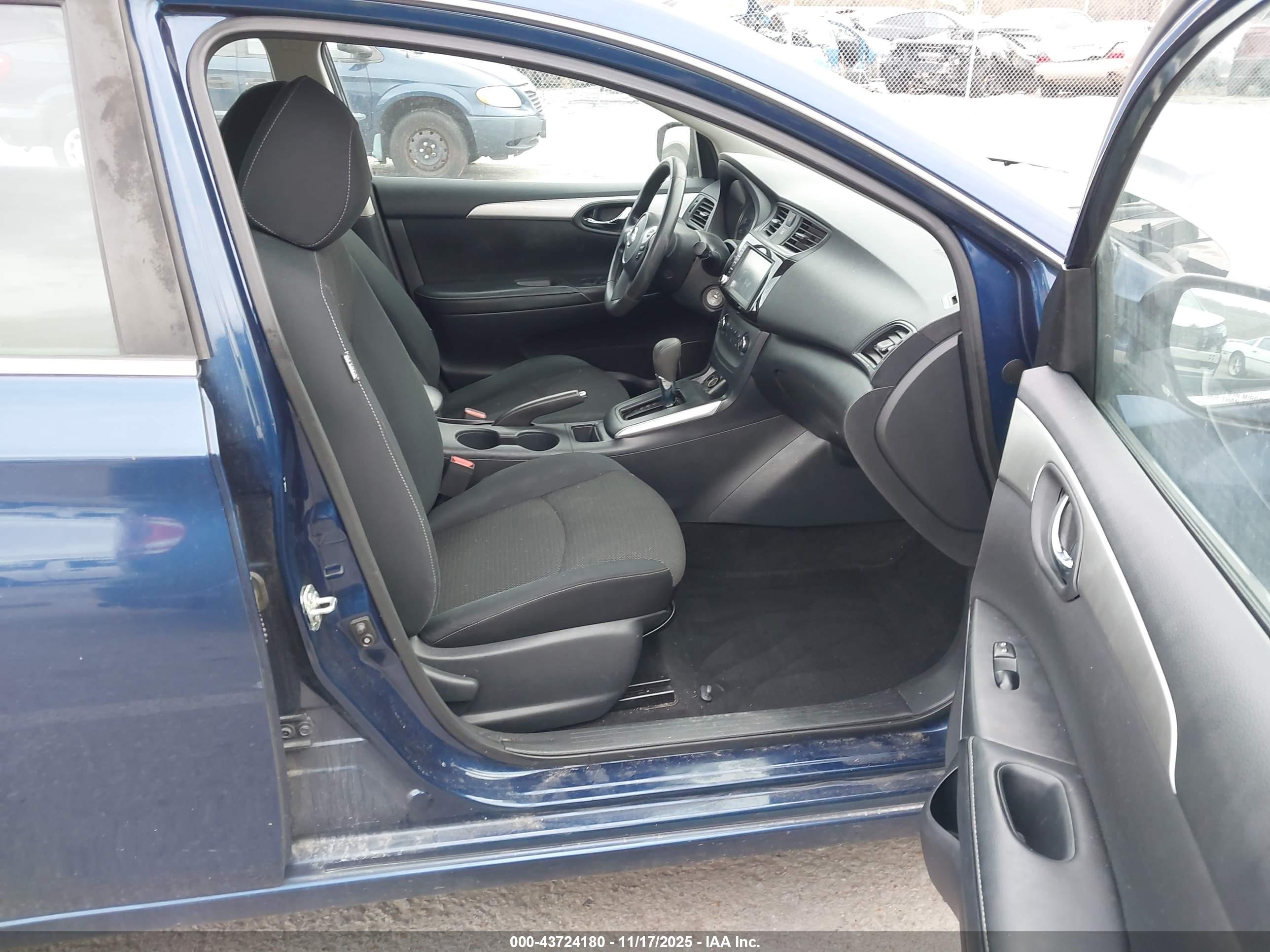 NISSAN SENTRA image 5