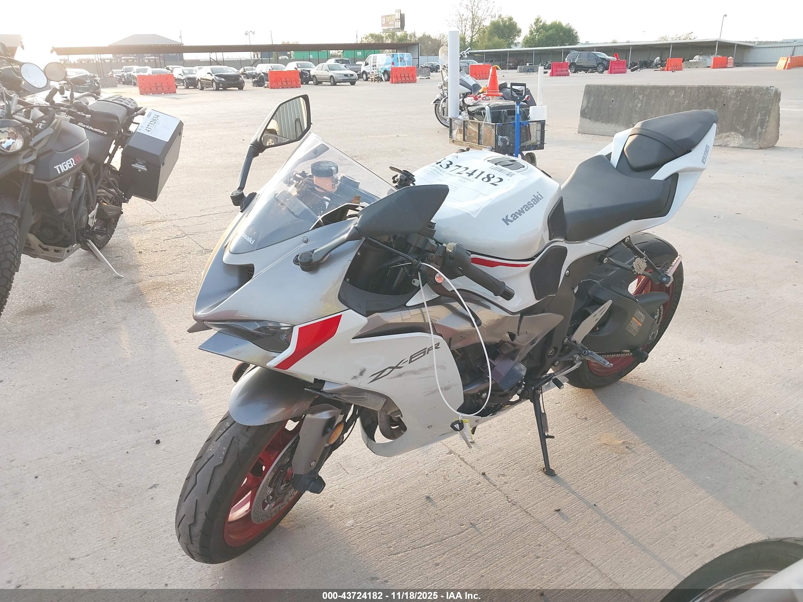 KAWASAKI ZX636 image 2
