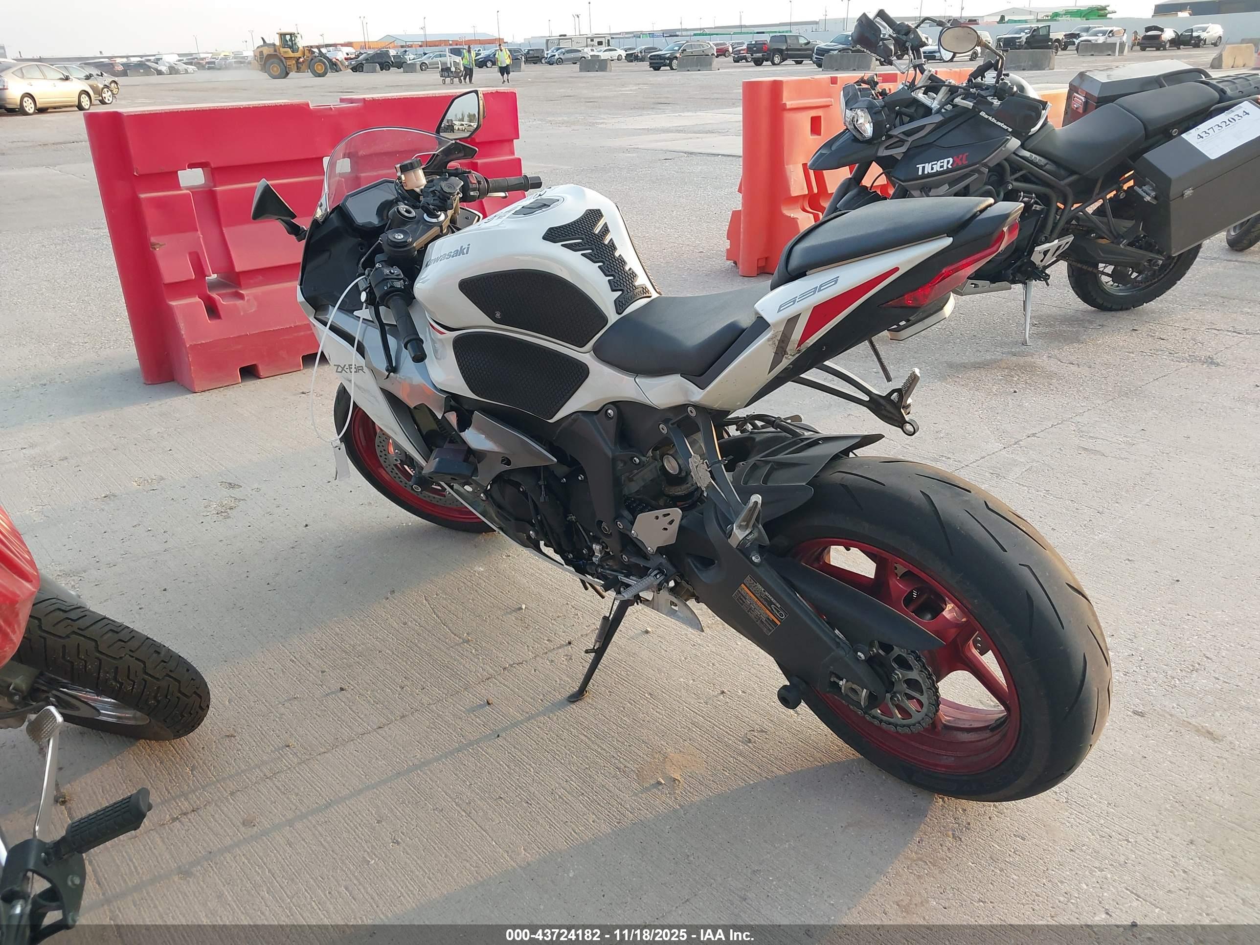 KAWASAKI ZX636 image 3