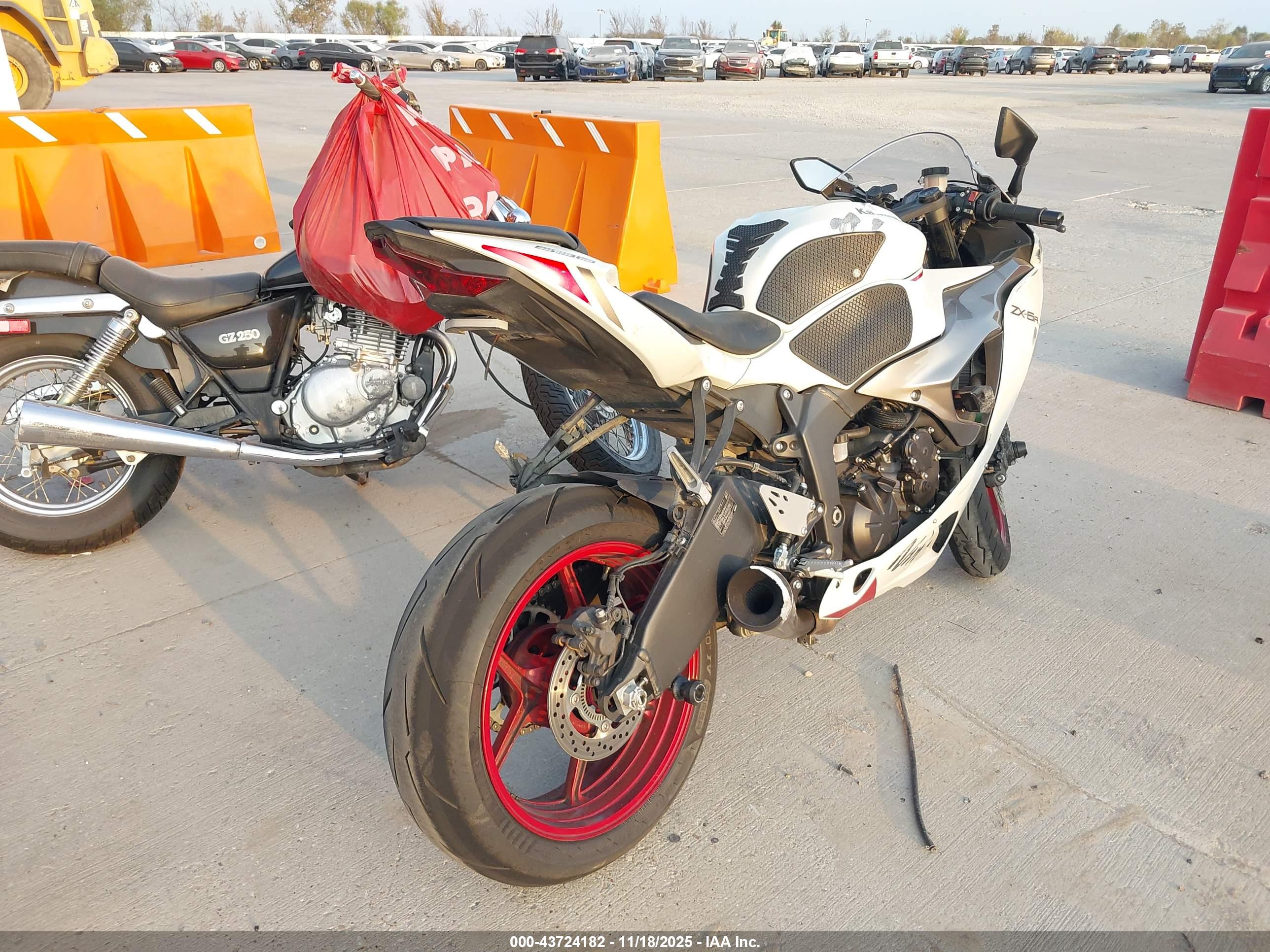 KAWASAKI ZX636 image 4
