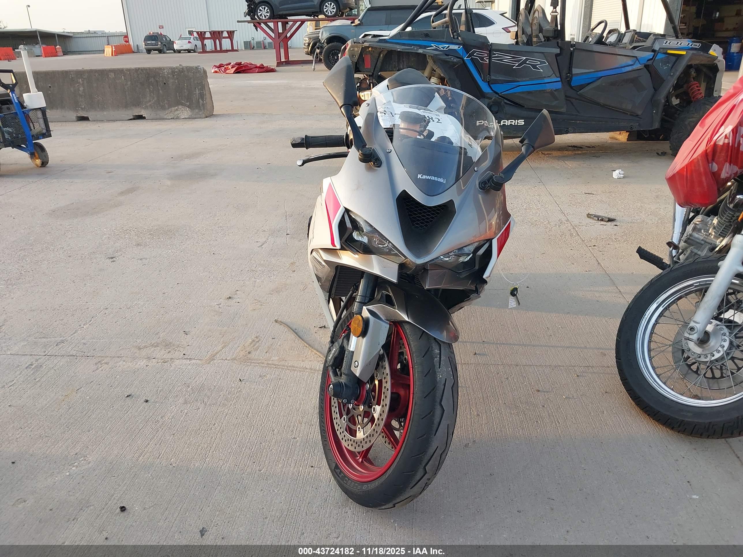 KAWASAKI ZX636 image 5