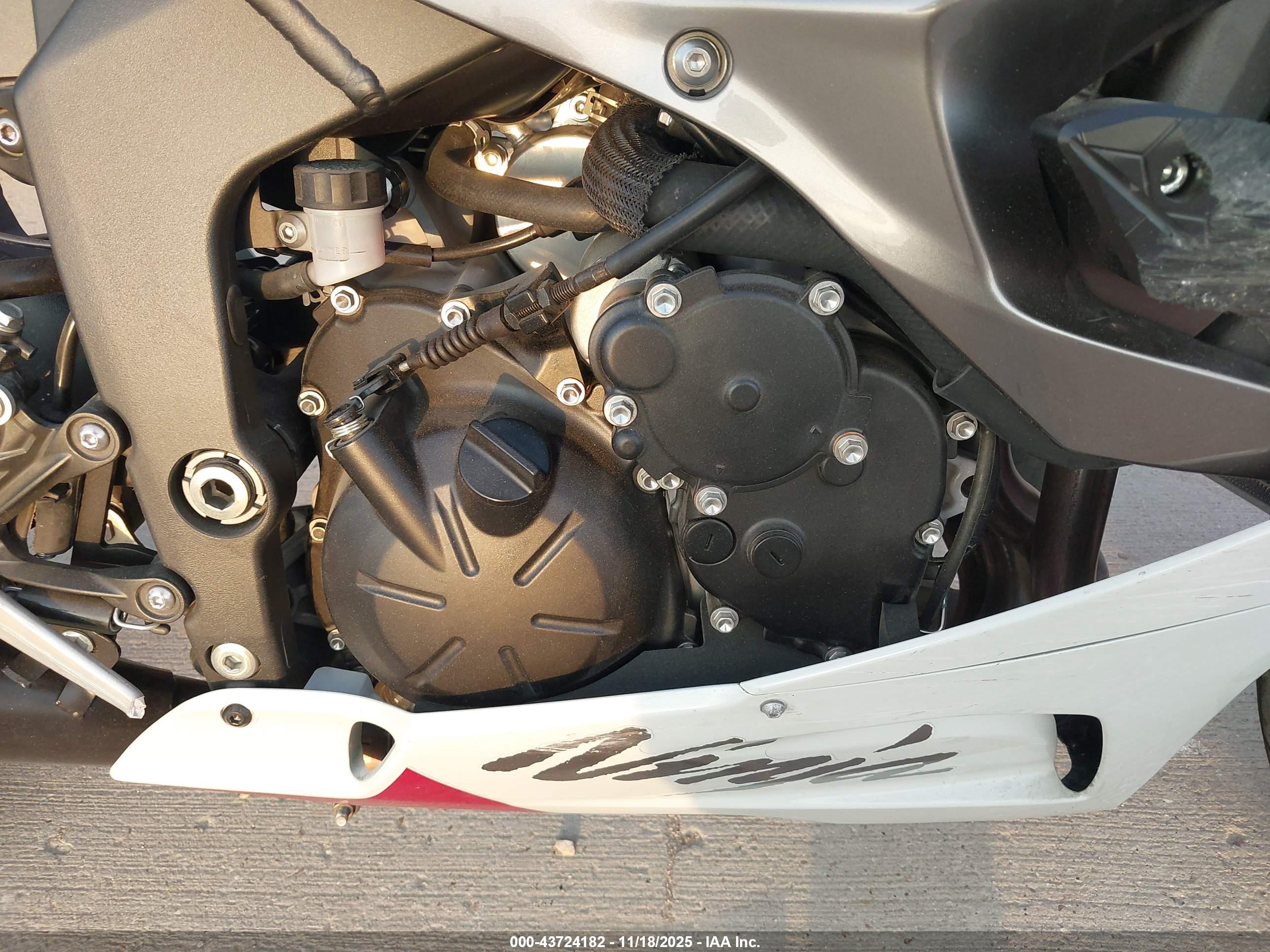 KAWASAKI ZX636 image 8
