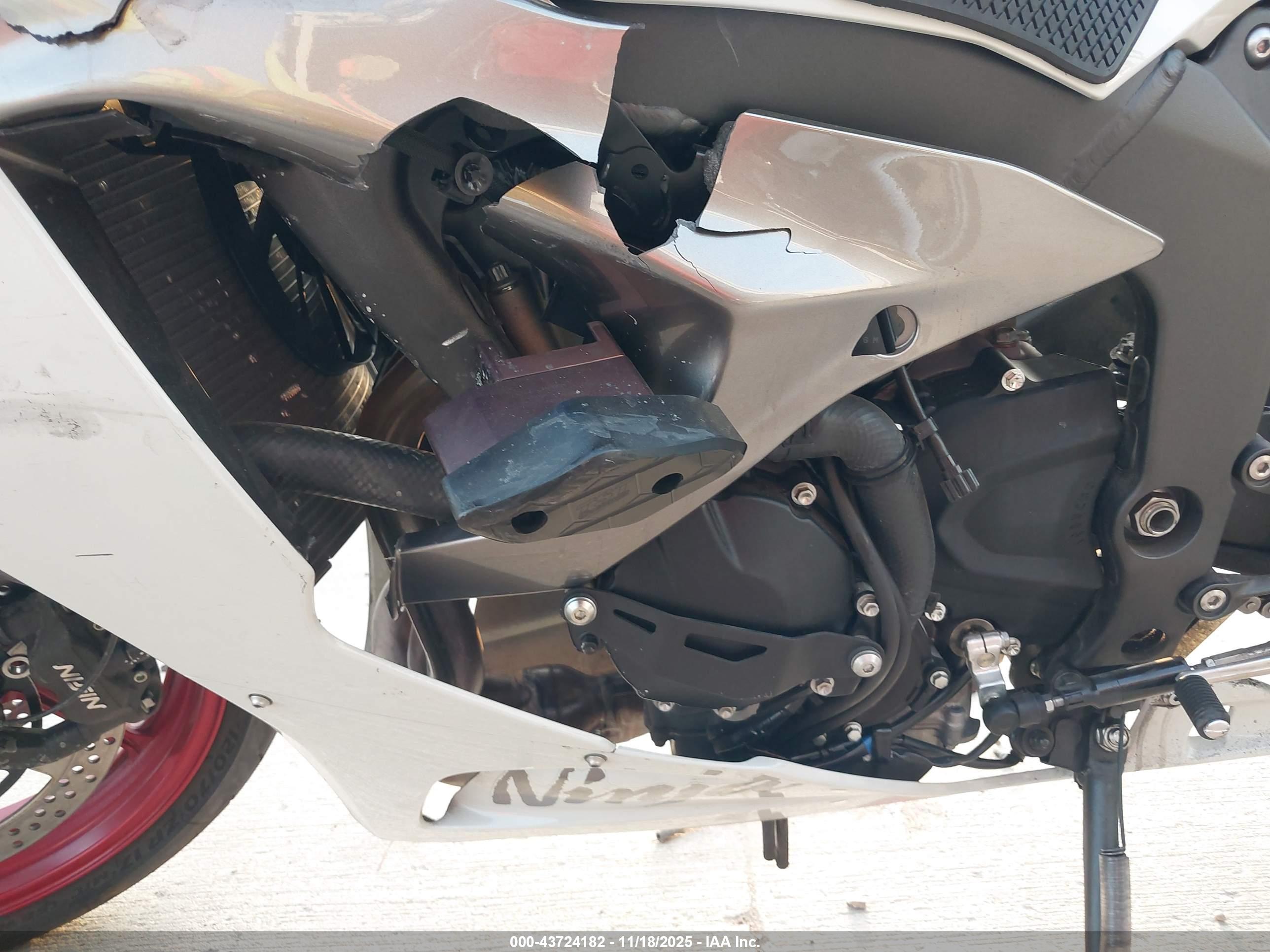 KAWASAKI ZX636 image 9