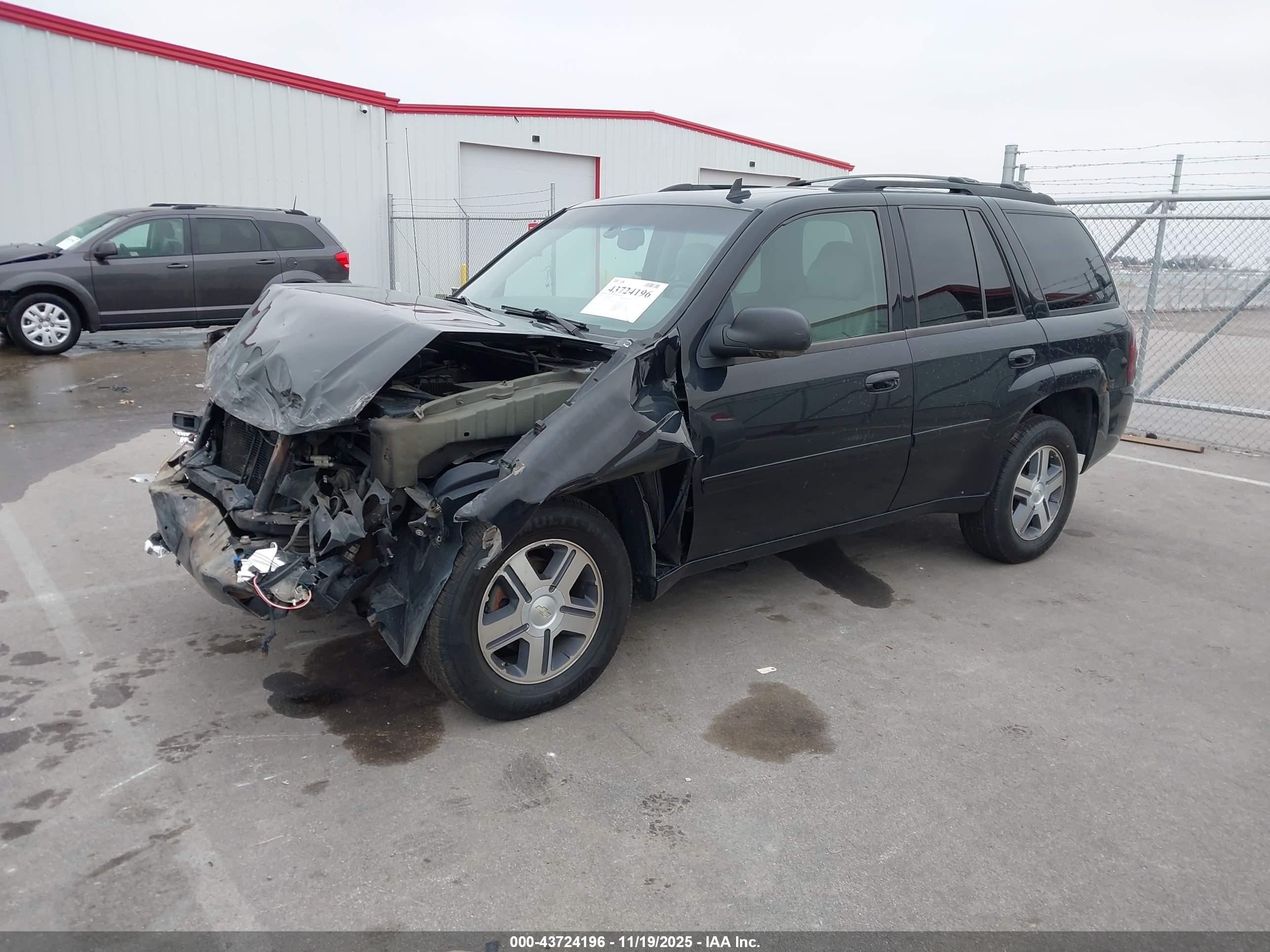 CHEVROLET TRAILBLAZER image 2