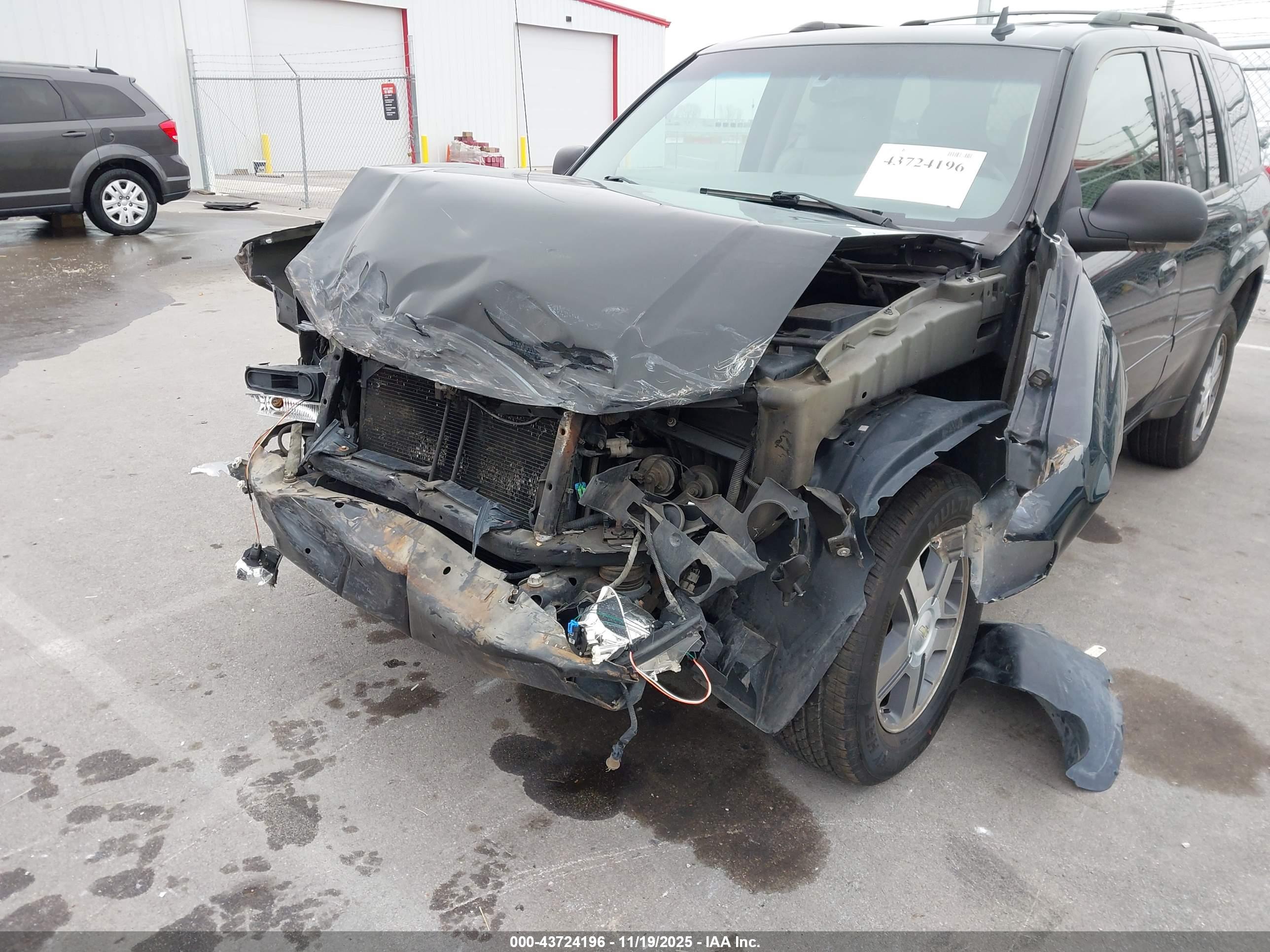 CHEVROLET TRAILBLAZER image 6
