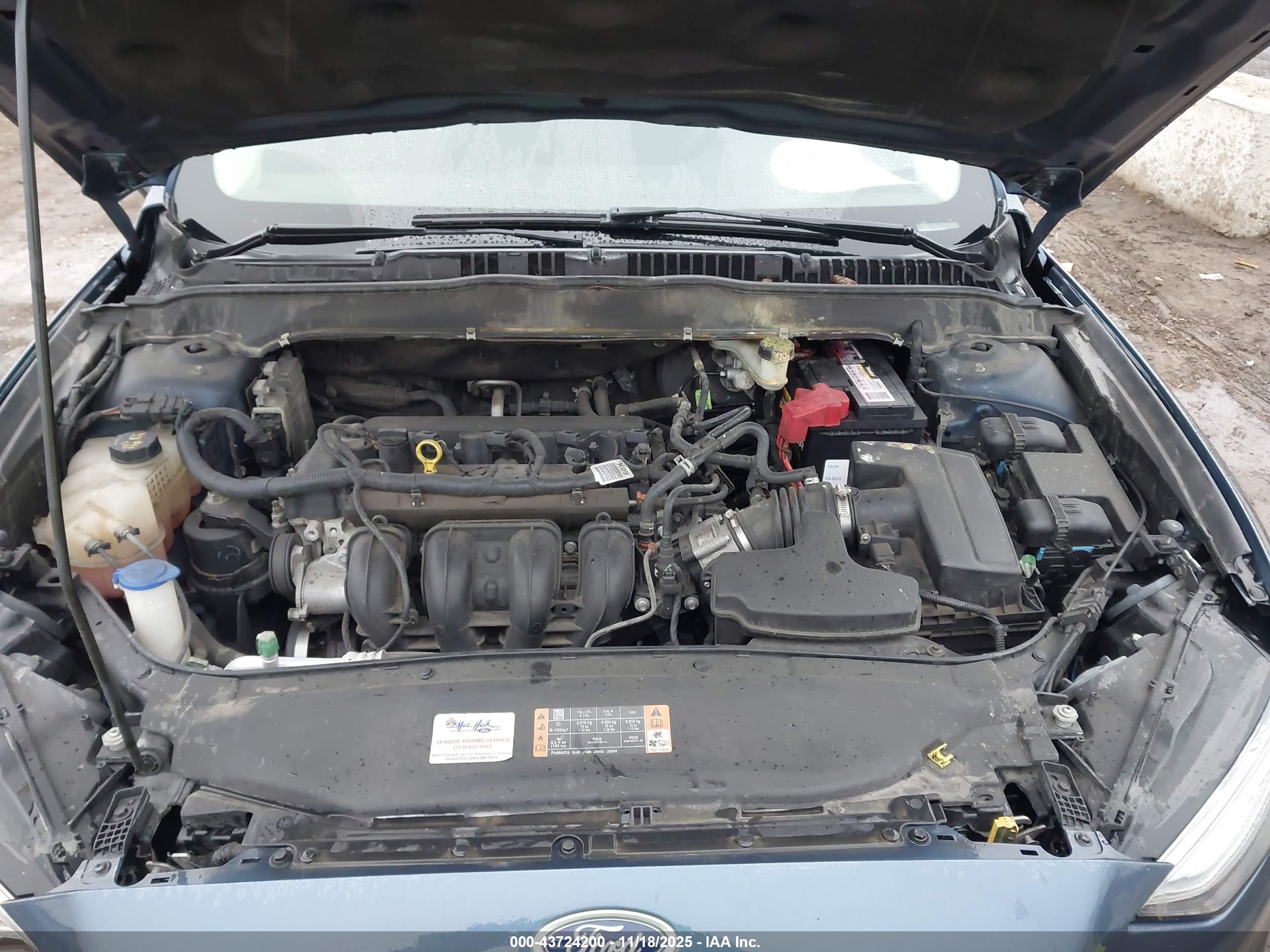 FORD FUSION image 10