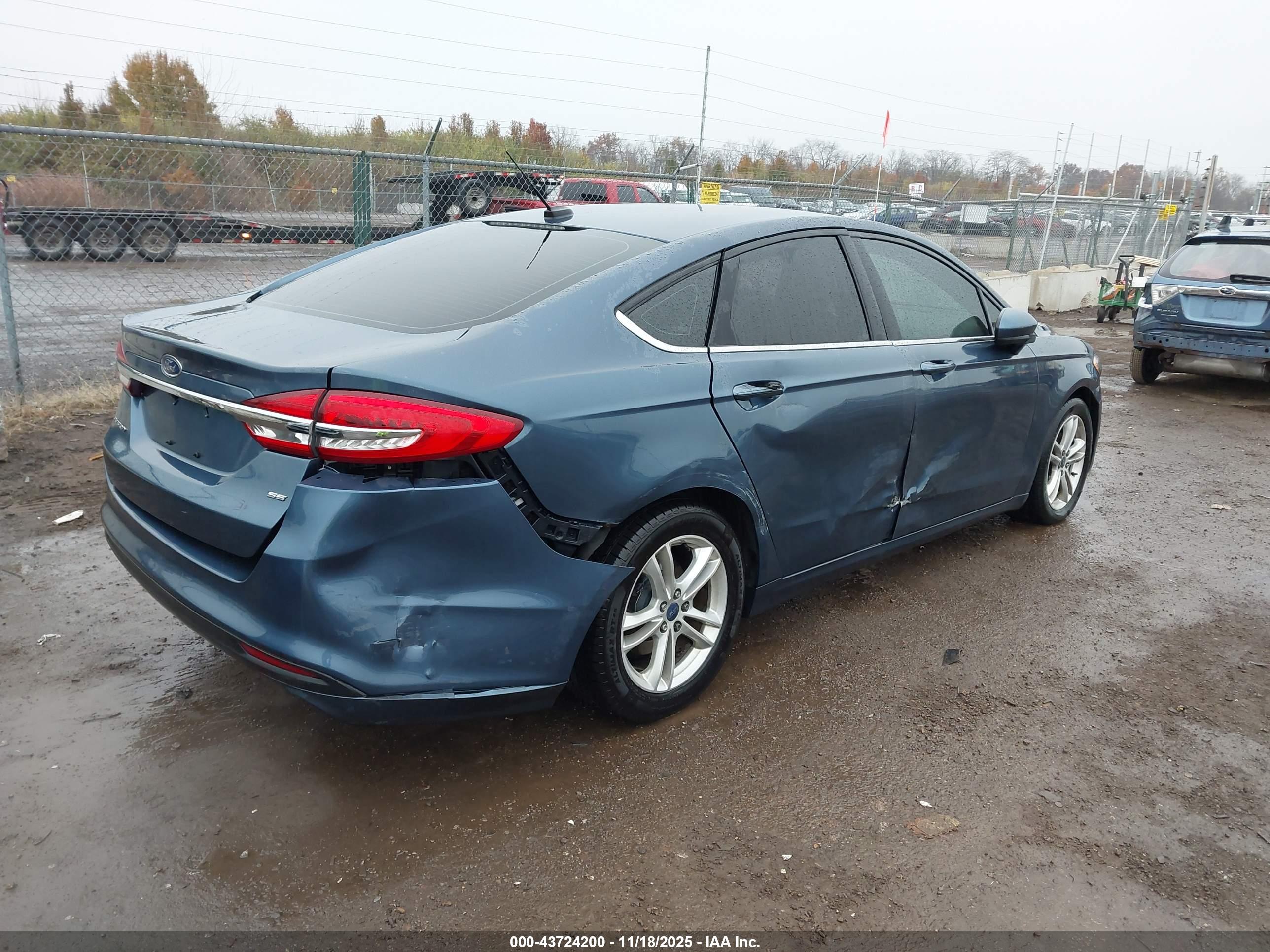 FORD FUSION image 4
