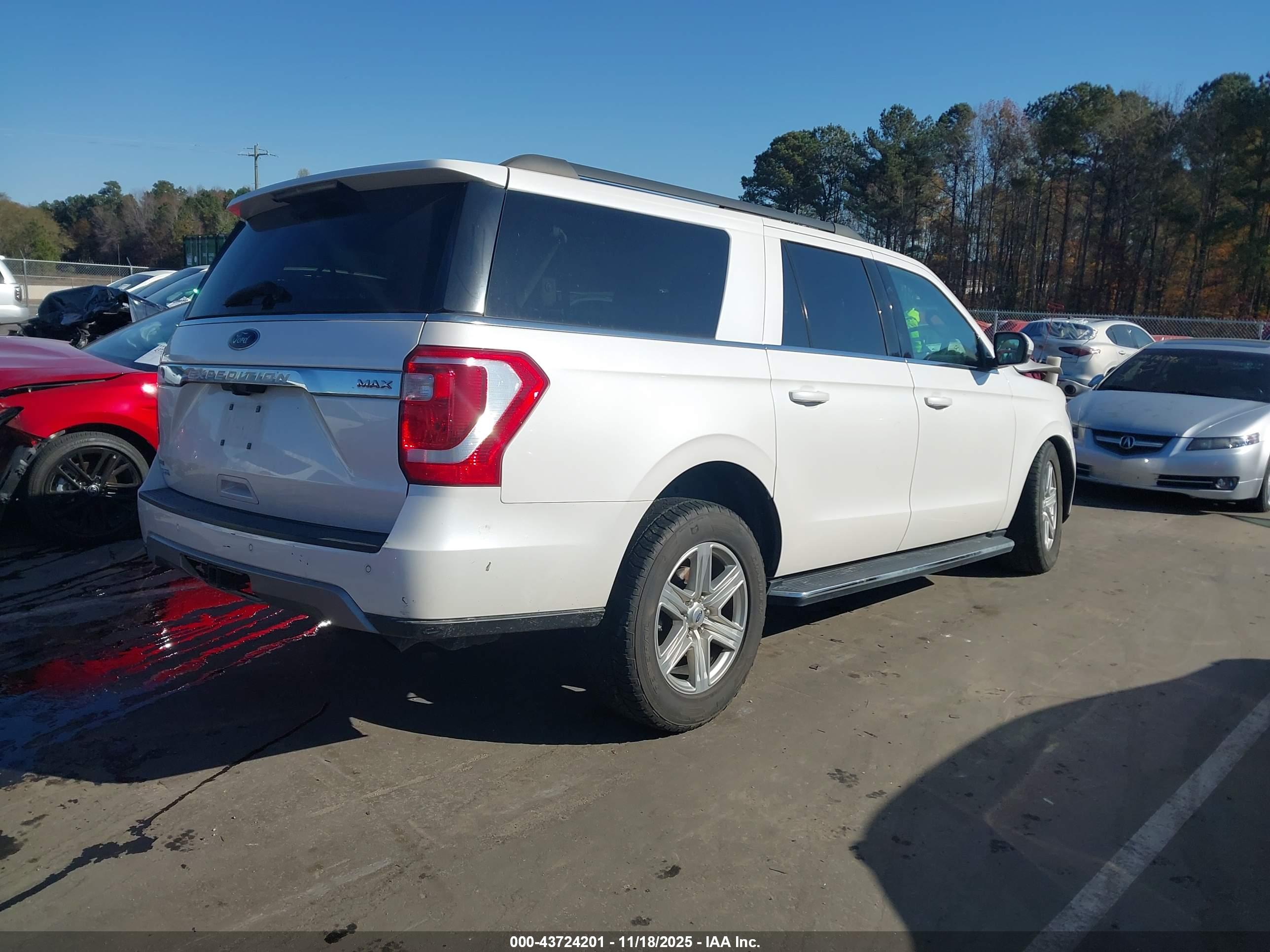 FORD EXPEDITION image 4