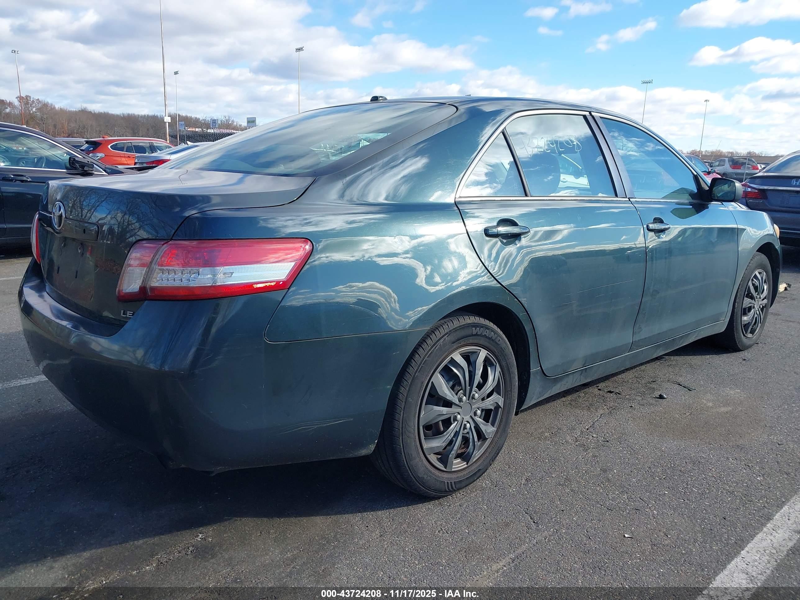 TOYOTA CAMRY image 4