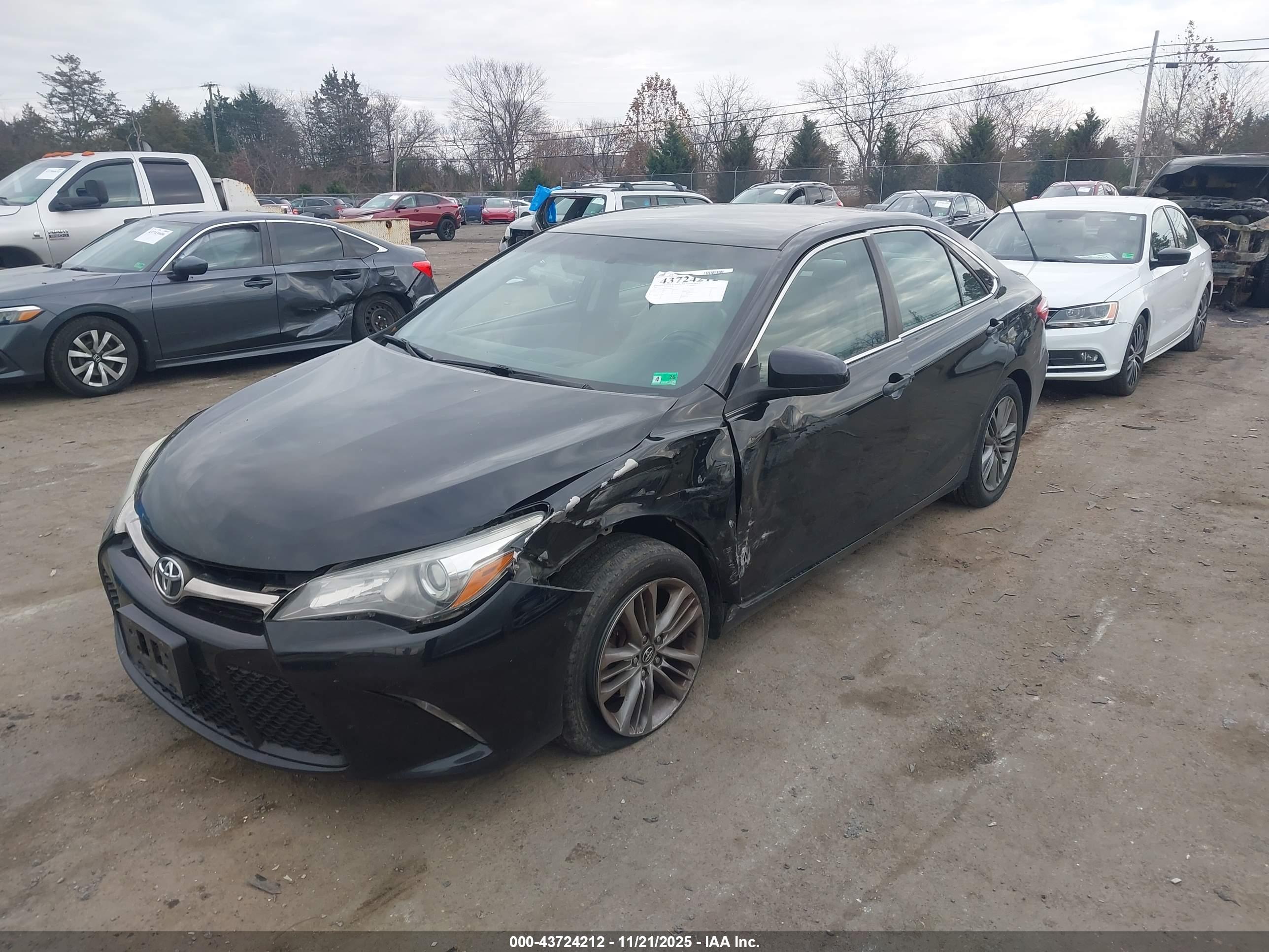TOYOTA CAMRY image 2