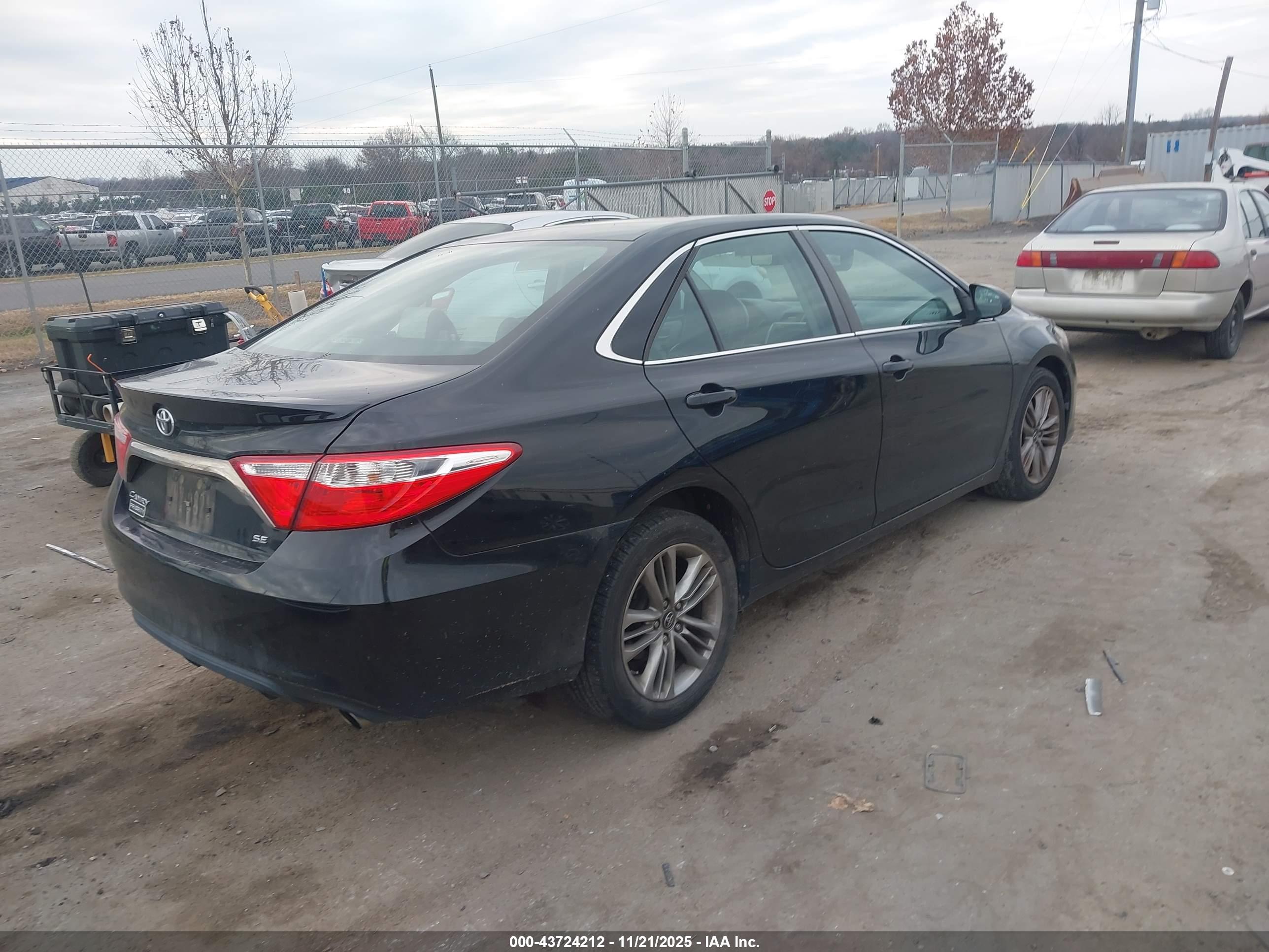 TOYOTA CAMRY image 4