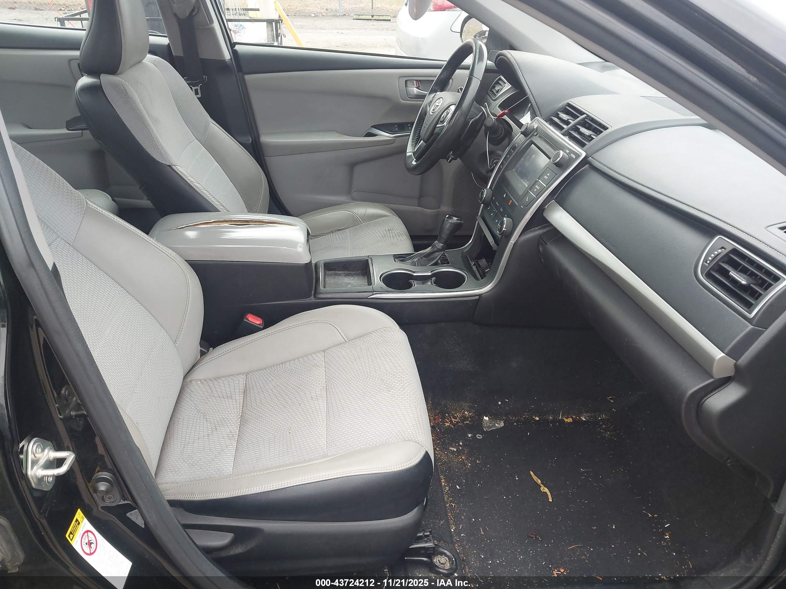 TOYOTA CAMRY image 5