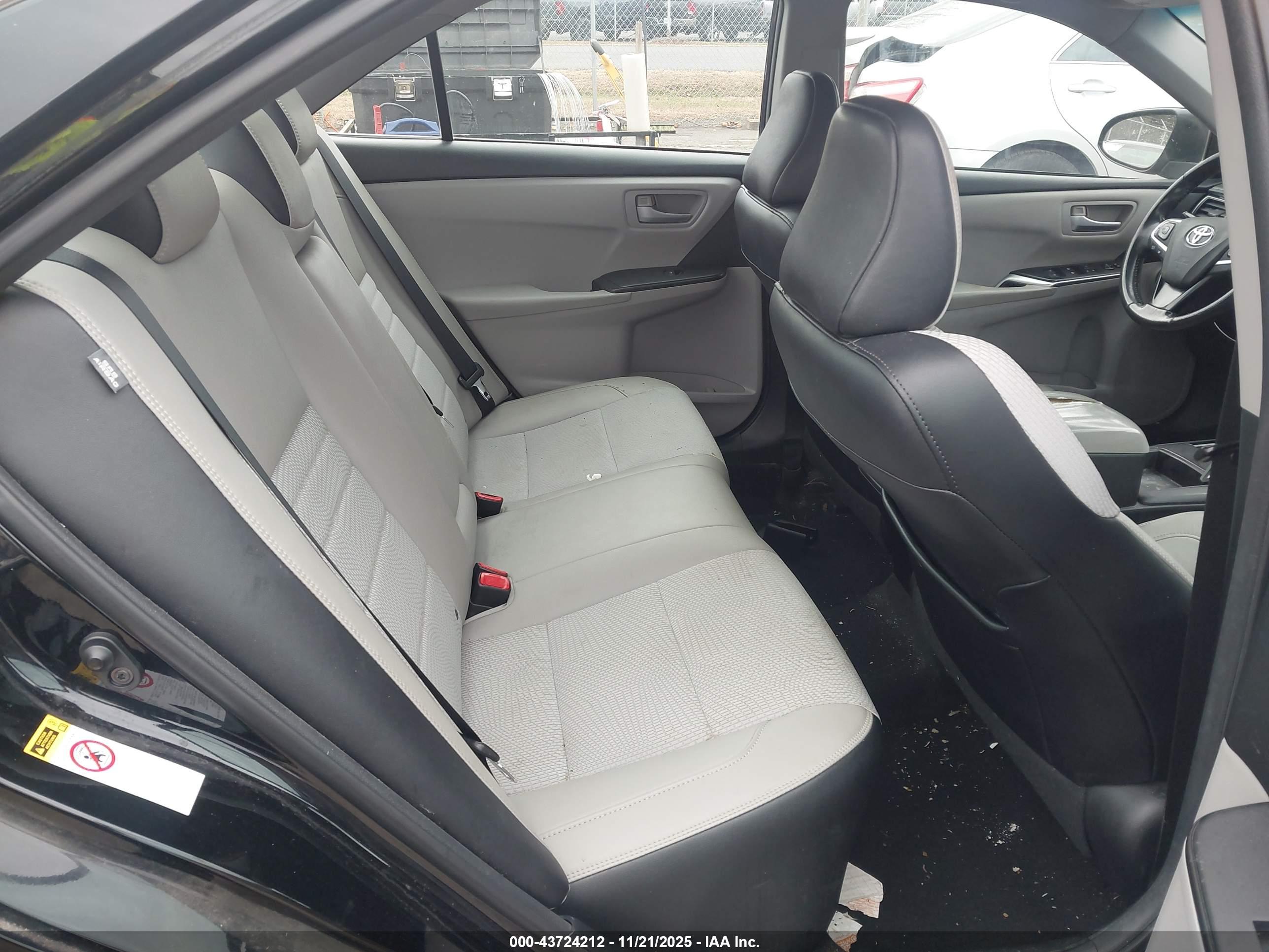 TOYOTA CAMRY image 8