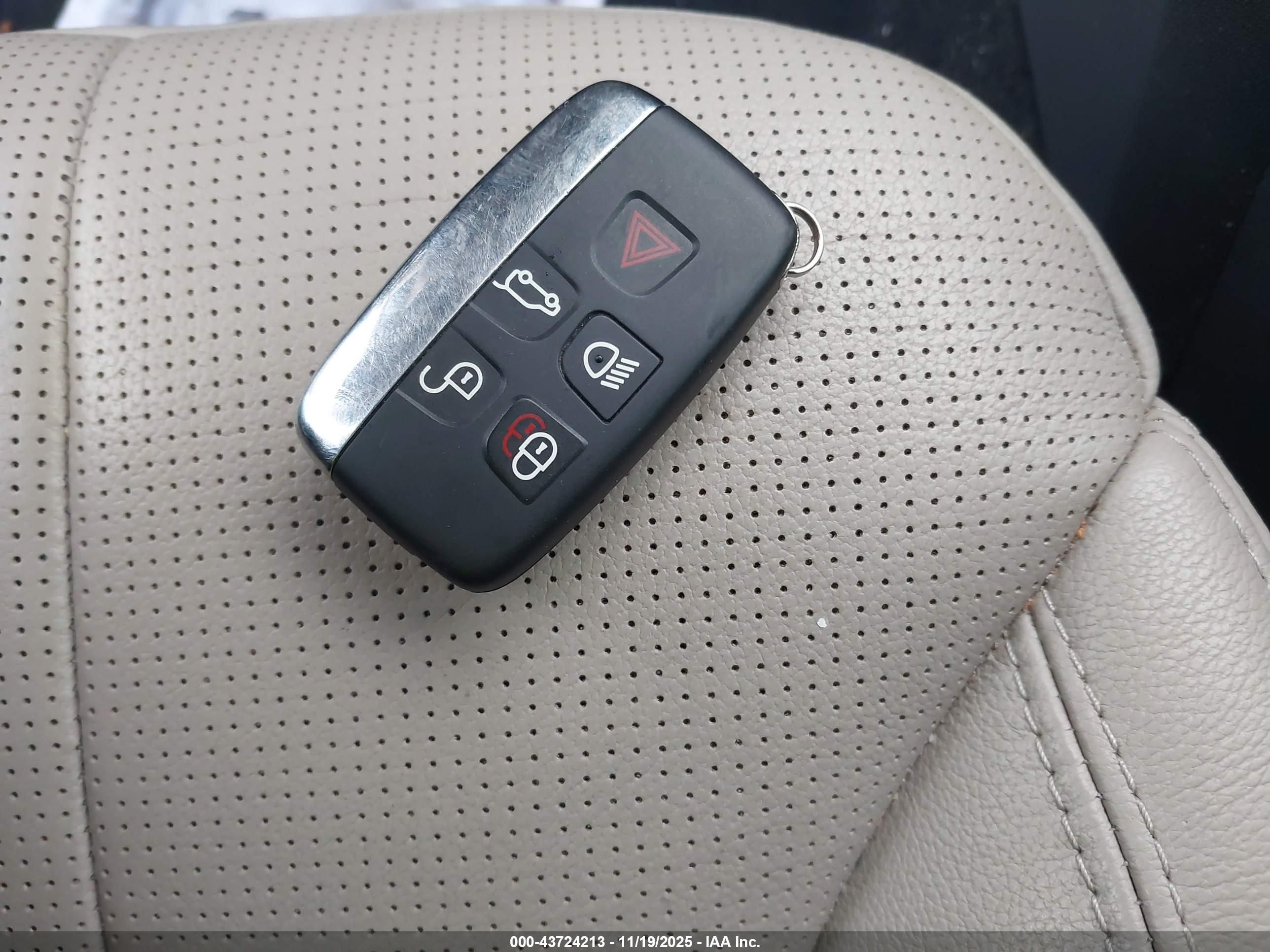 LAND ROVER image 11