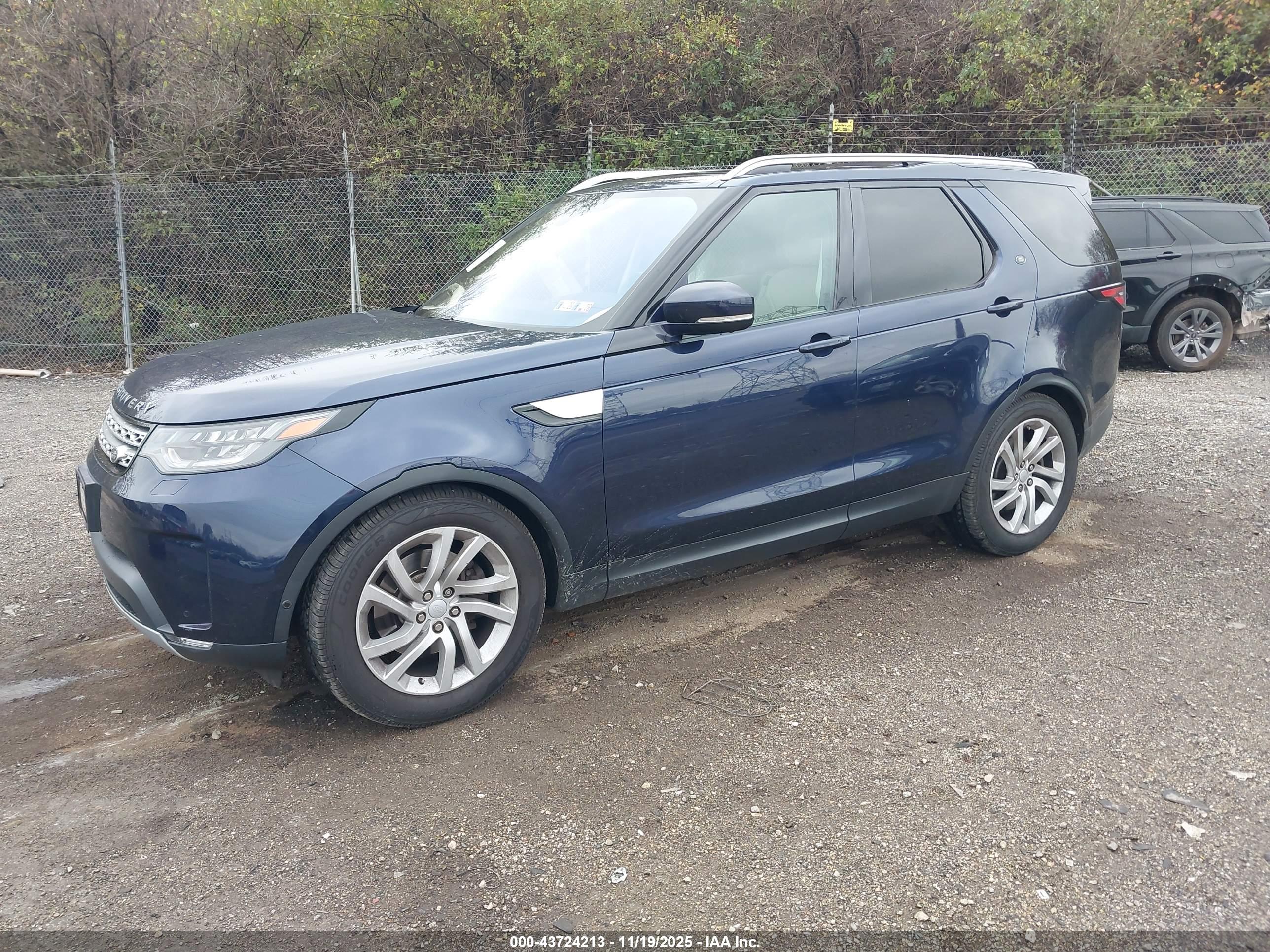 LAND ROVER image 2