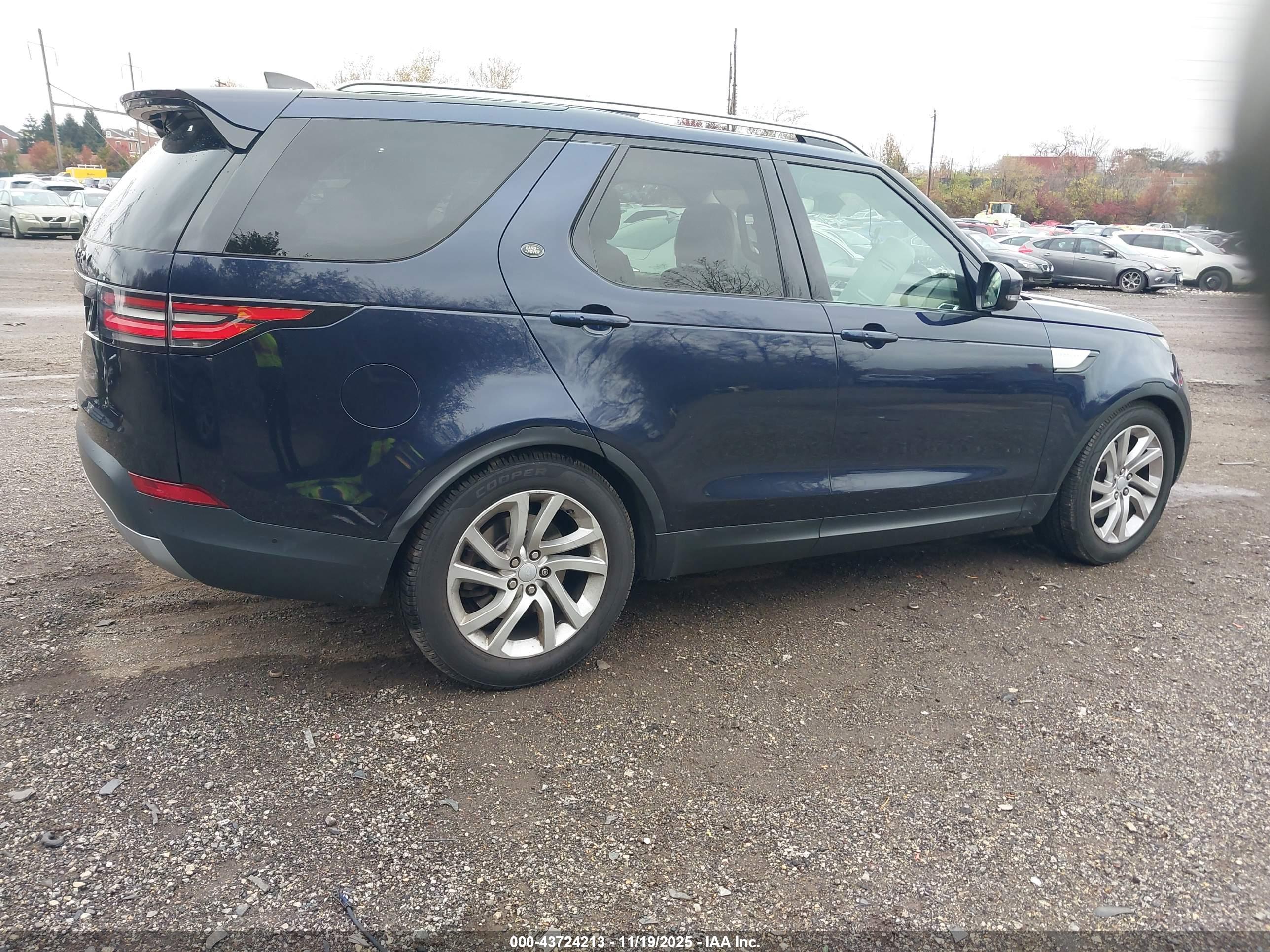 LAND ROVER image 4