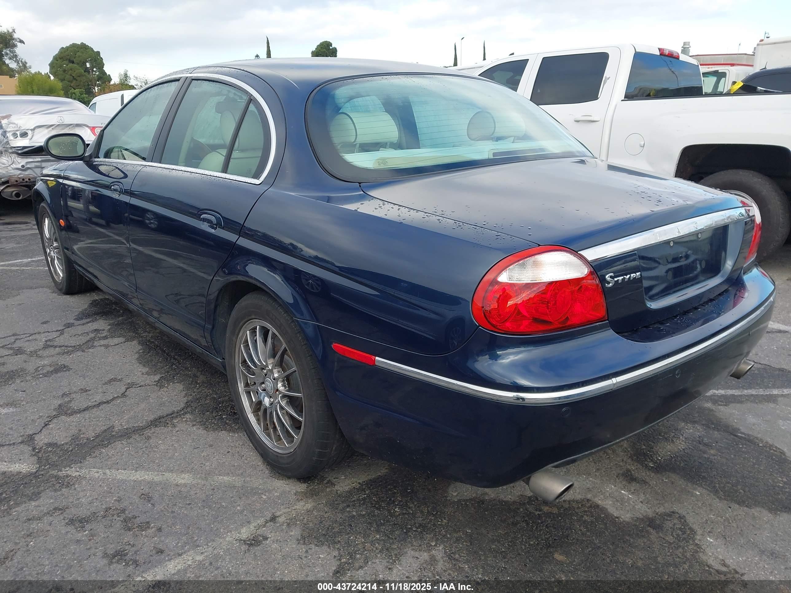 JAGUAR S-TYPE image 3