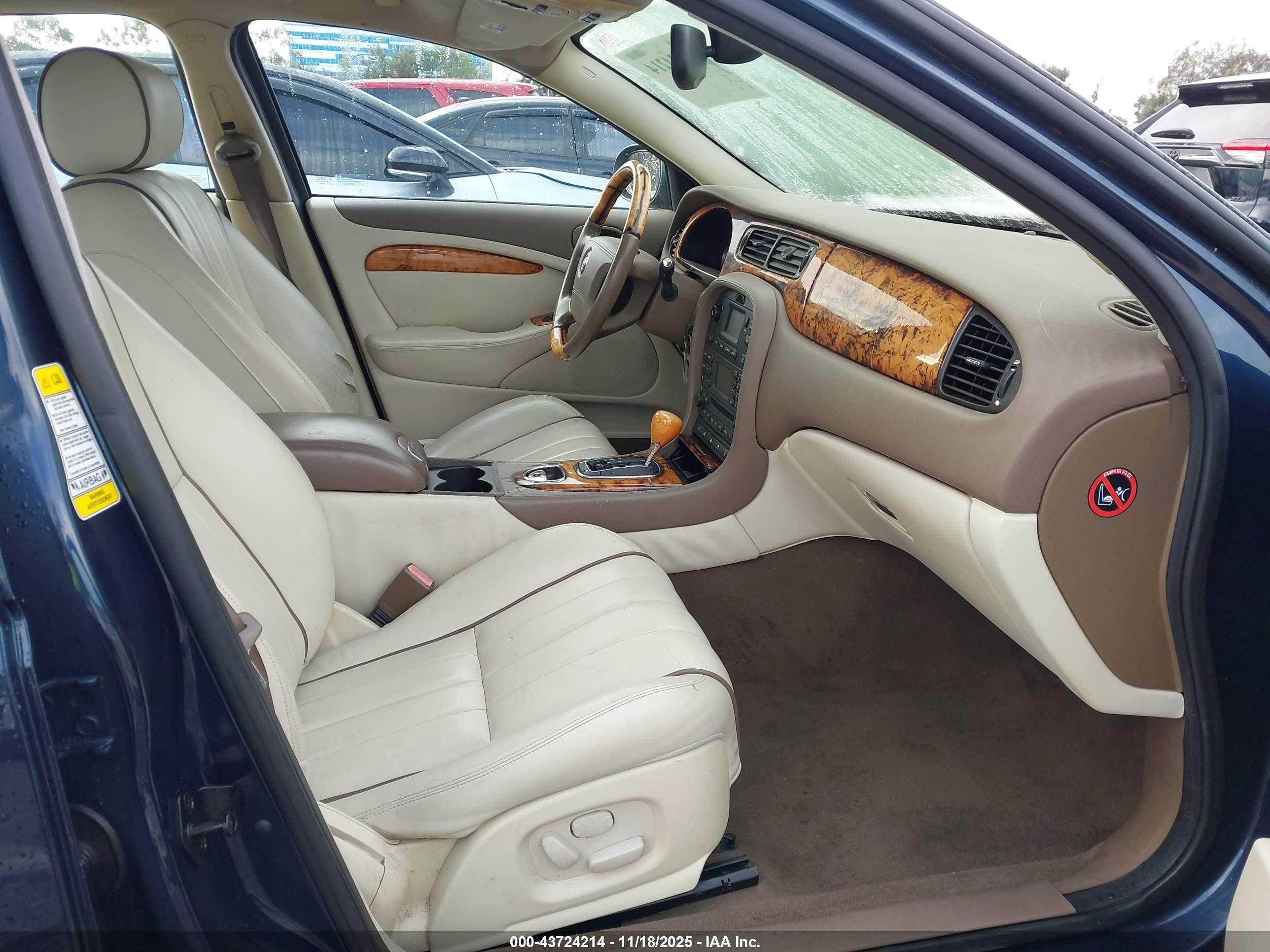 JAGUAR S-TYPE image 5