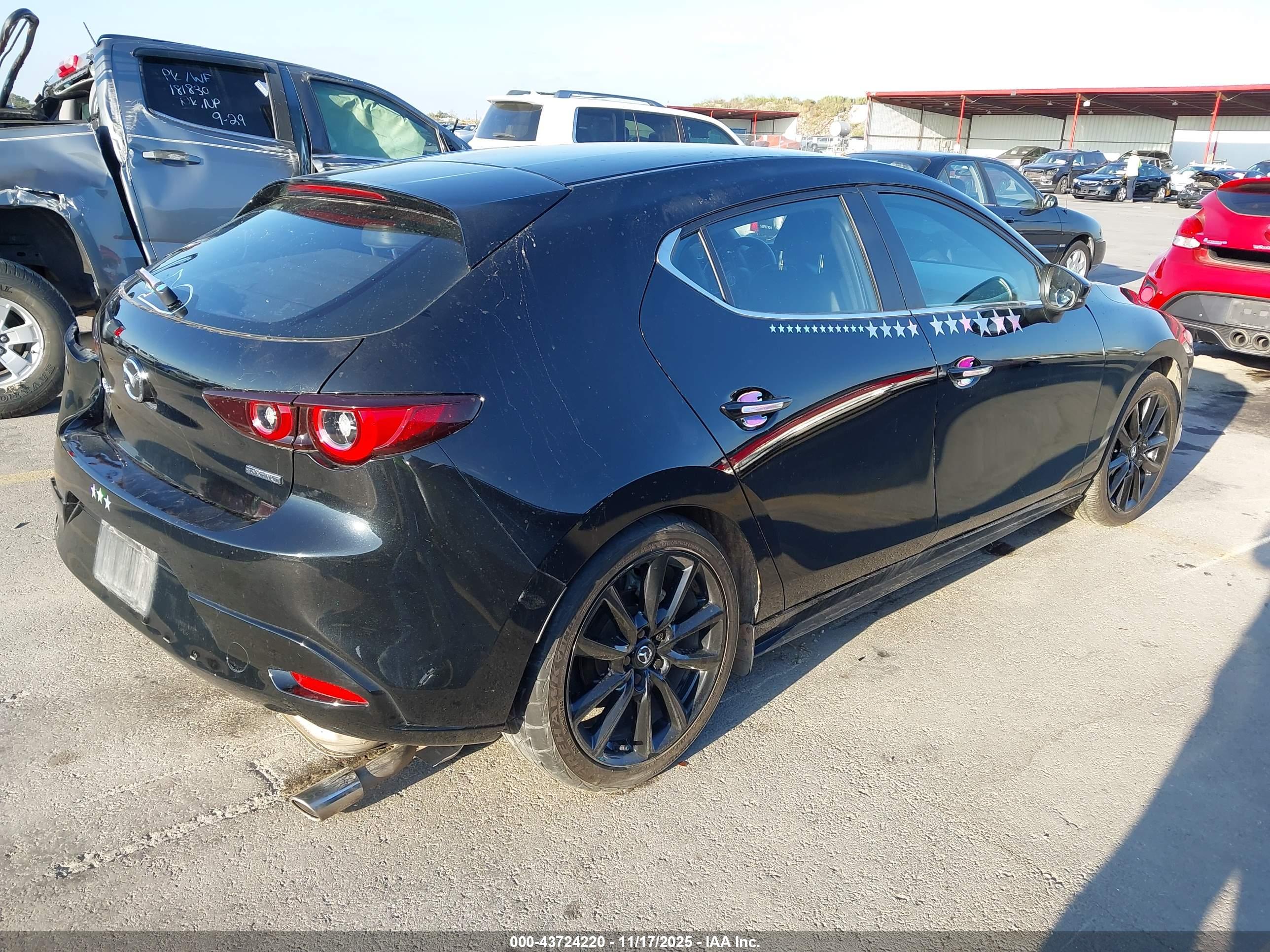 MAZDA MAZDA3 image 4