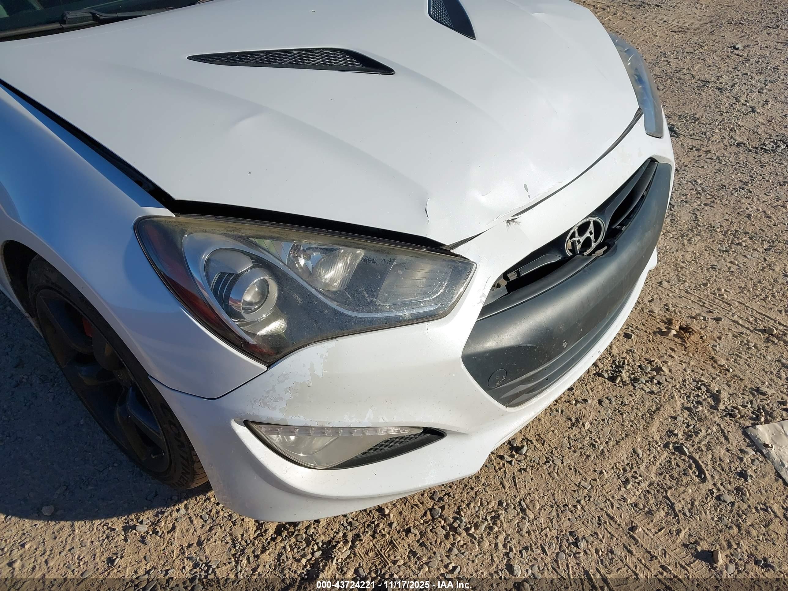 HYUNDAI GENESIS image 6