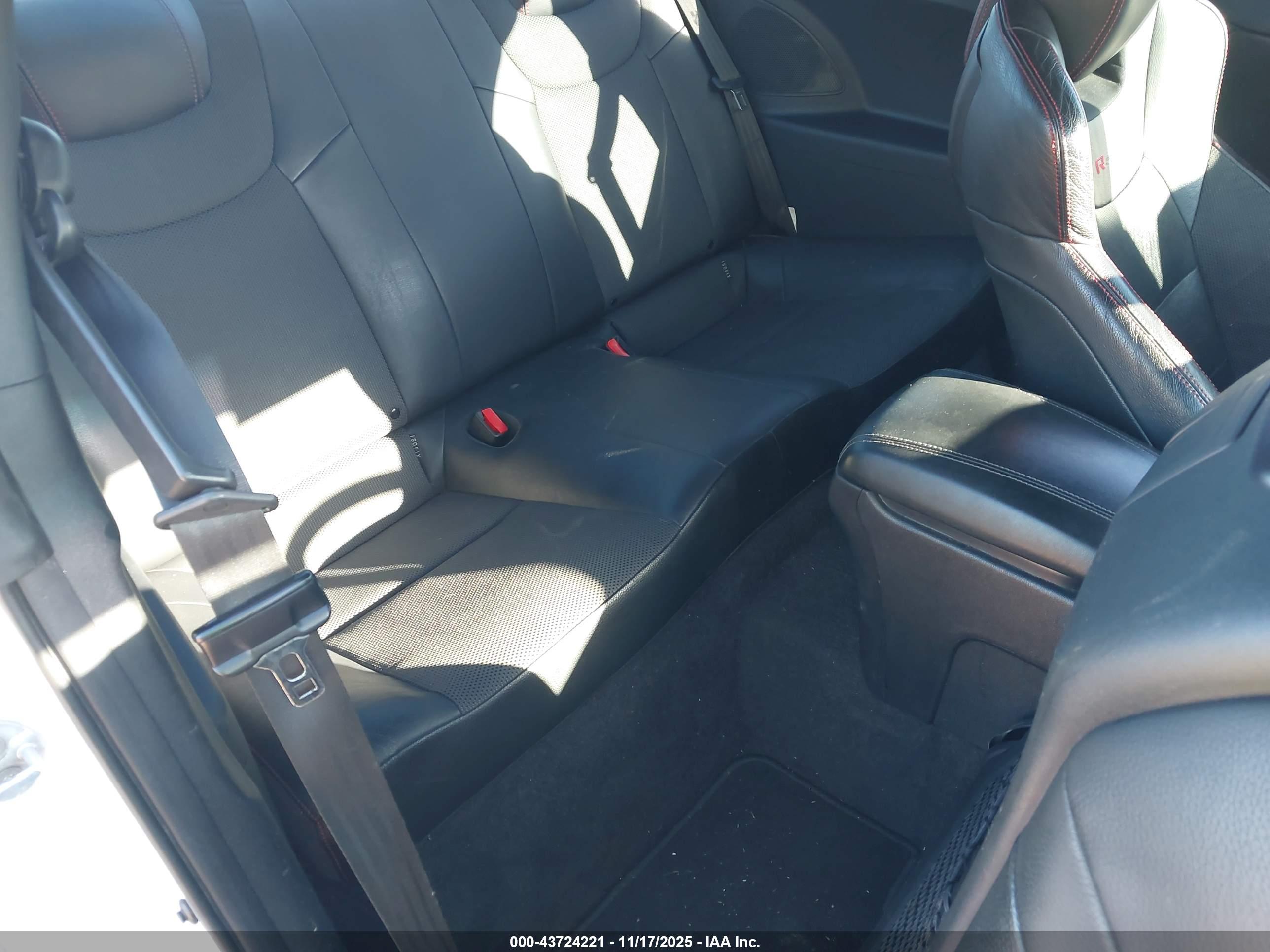 HYUNDAI GENESIS image 8