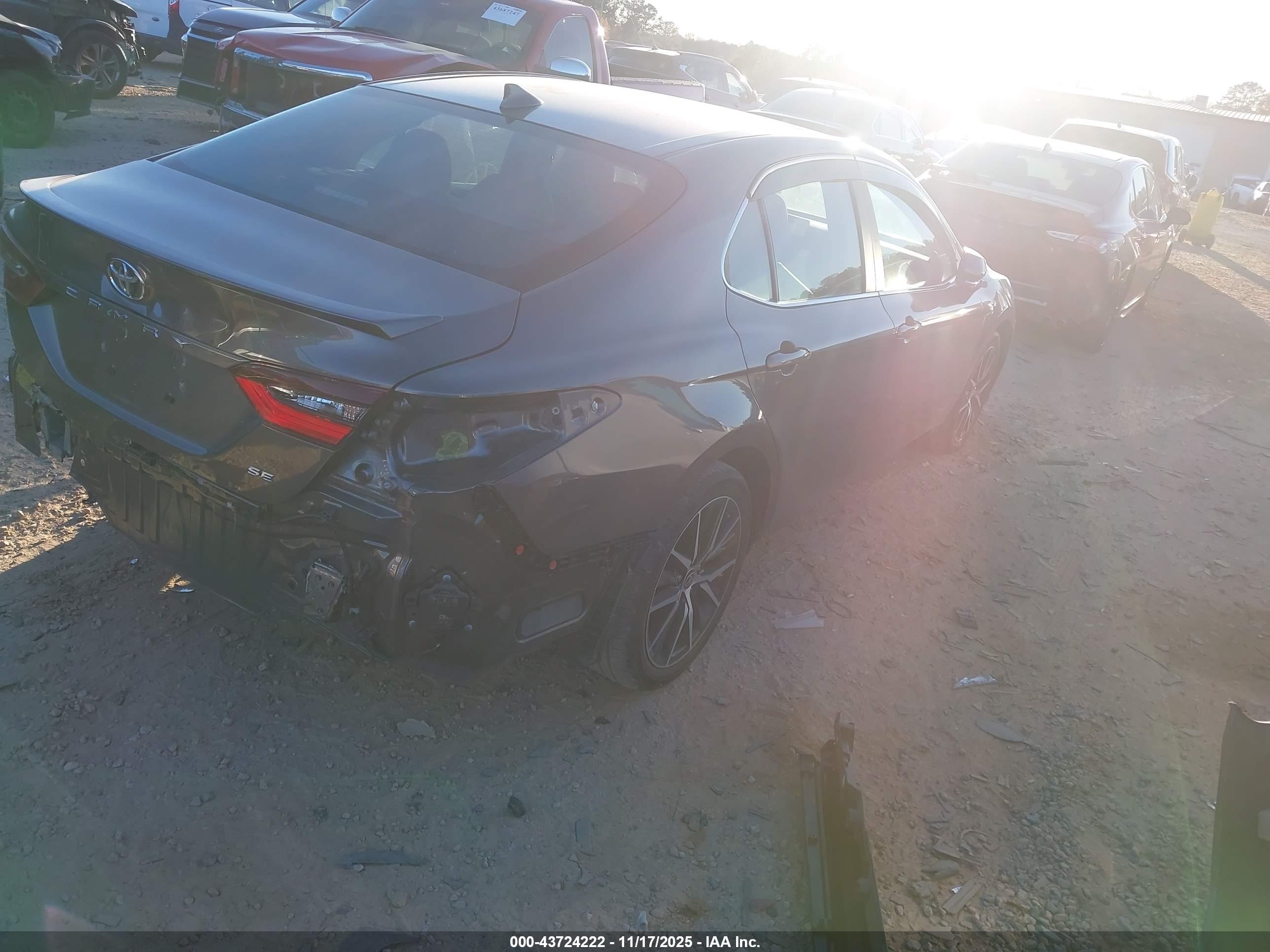 TOYOTA CAMRY image 4