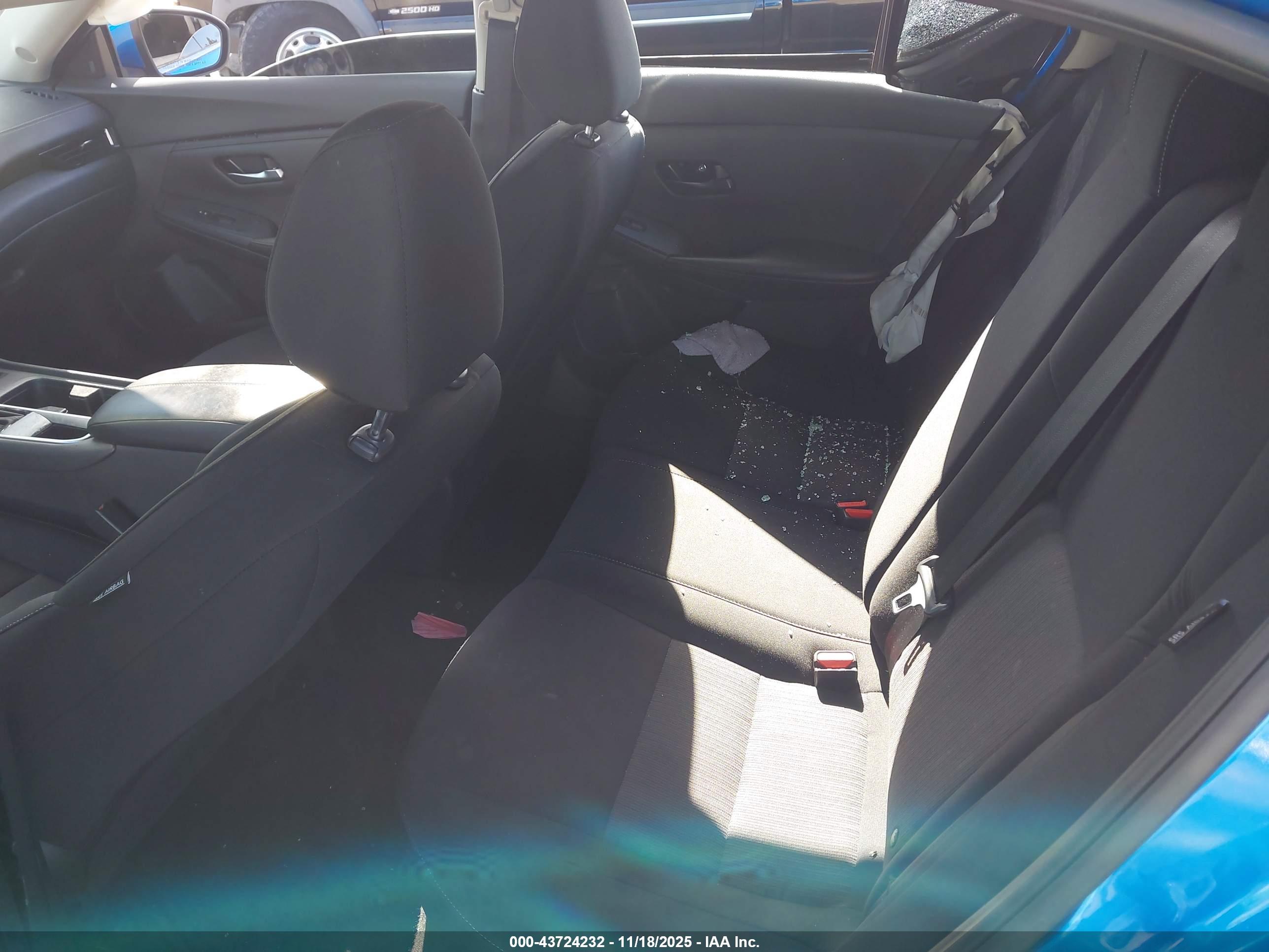 NISSAN SENTRA image 8