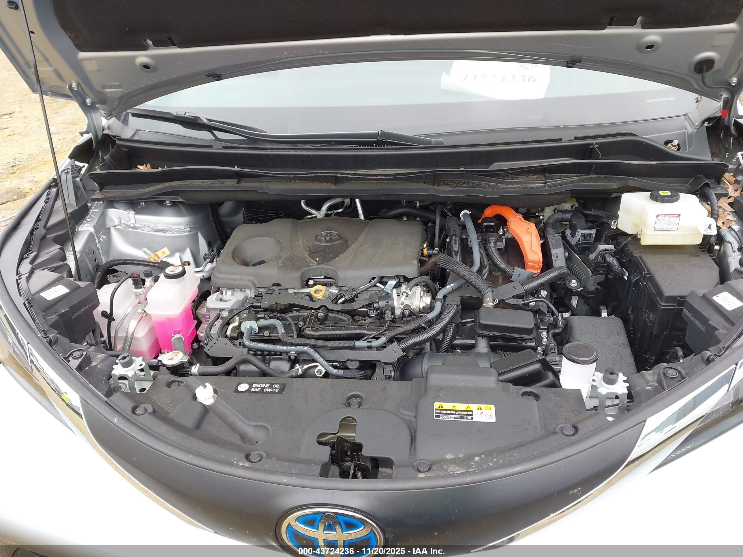 TOYOTA SIENNA image 10