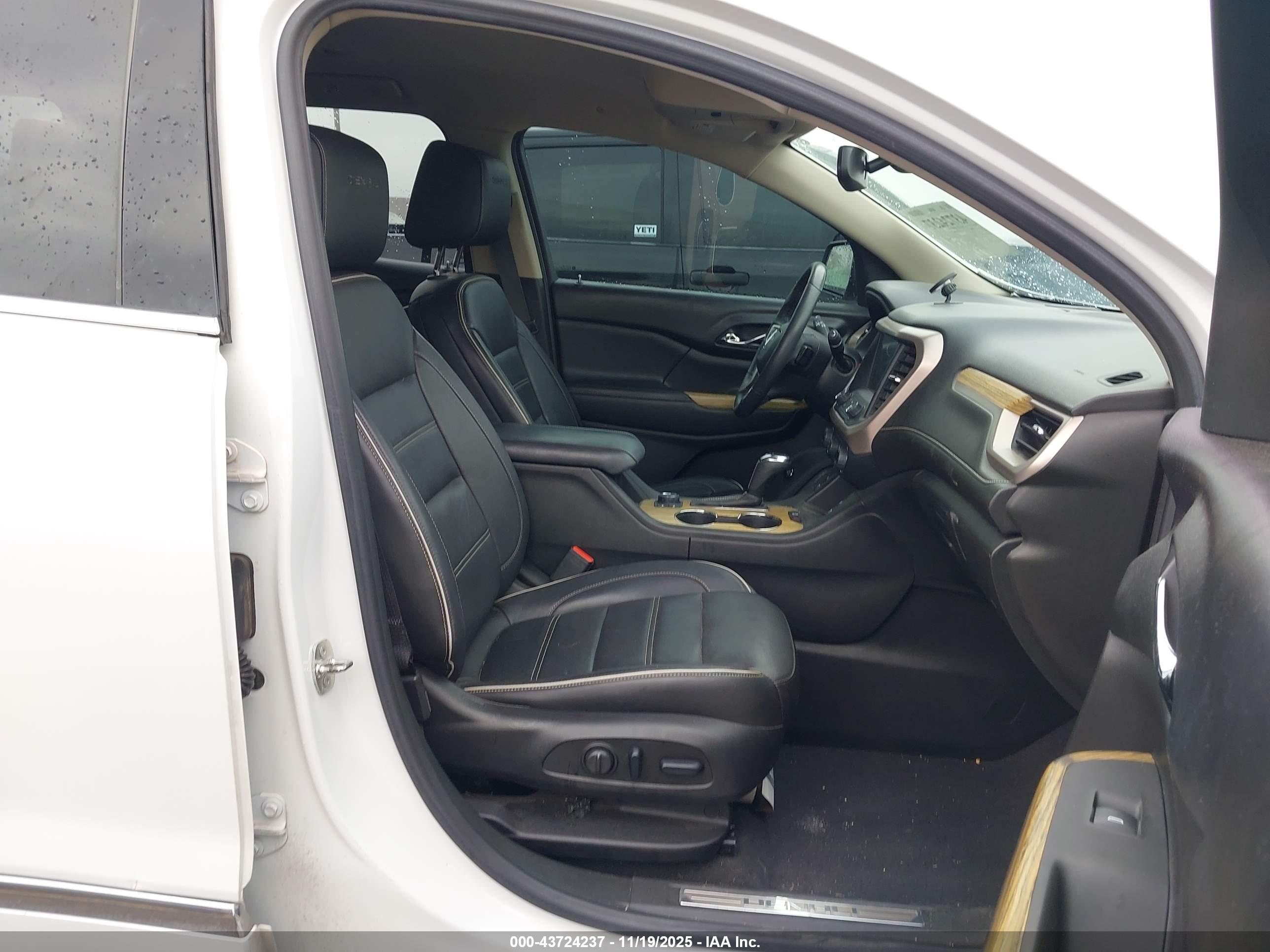 GMC ACADIA image 5