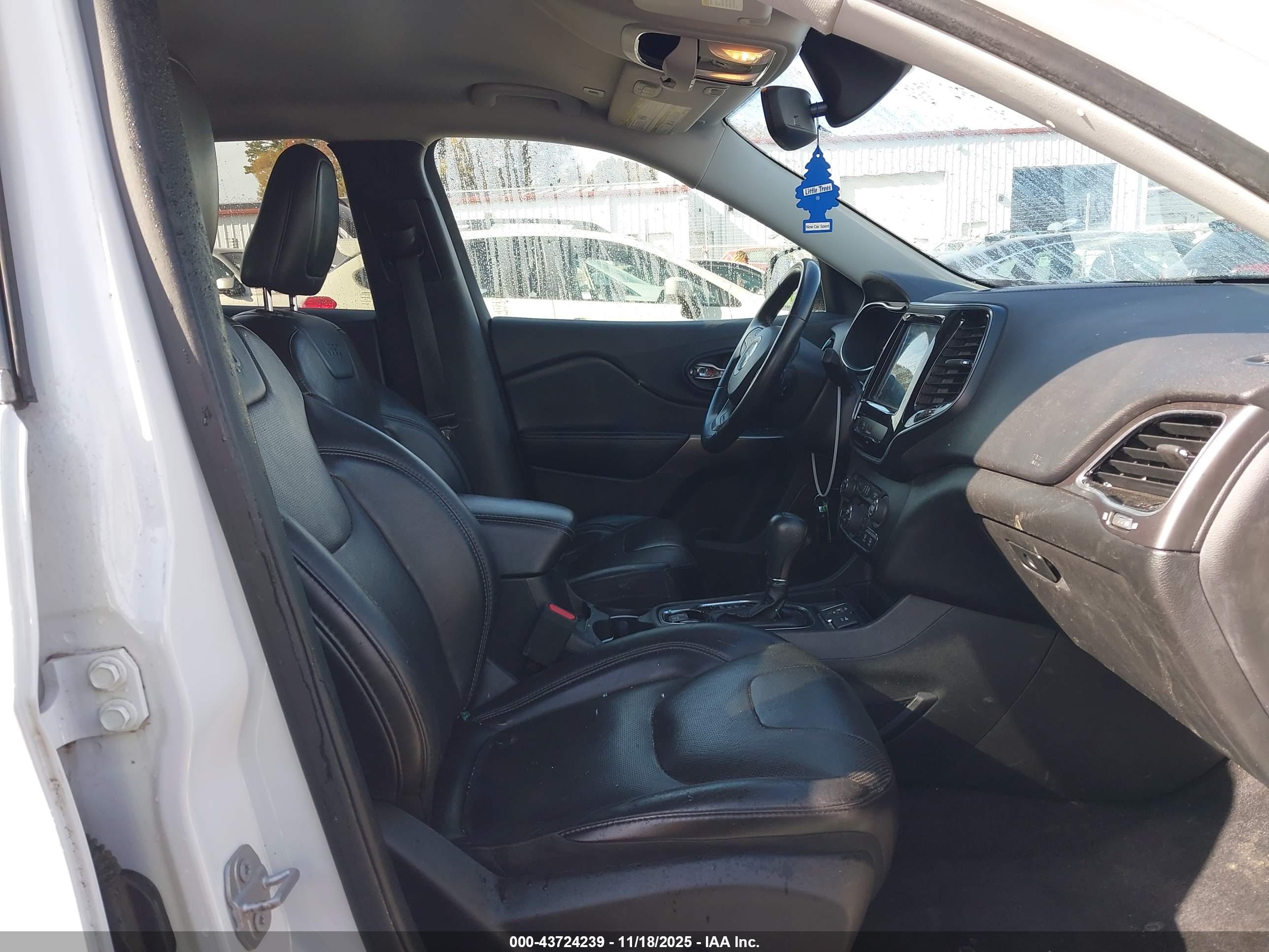 JEEP CHEROKEE image 5