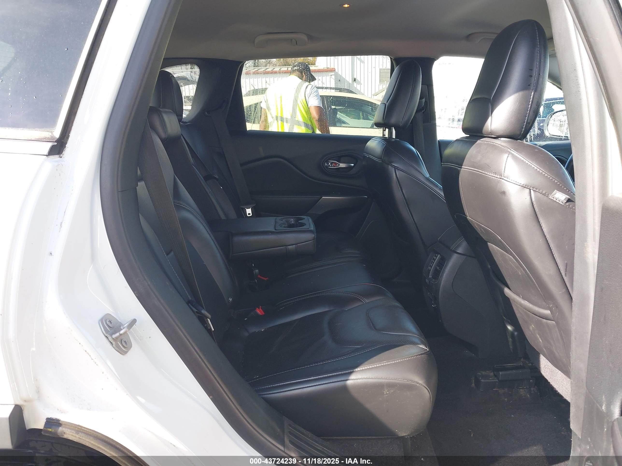 JEEP CHEROKEE image 8