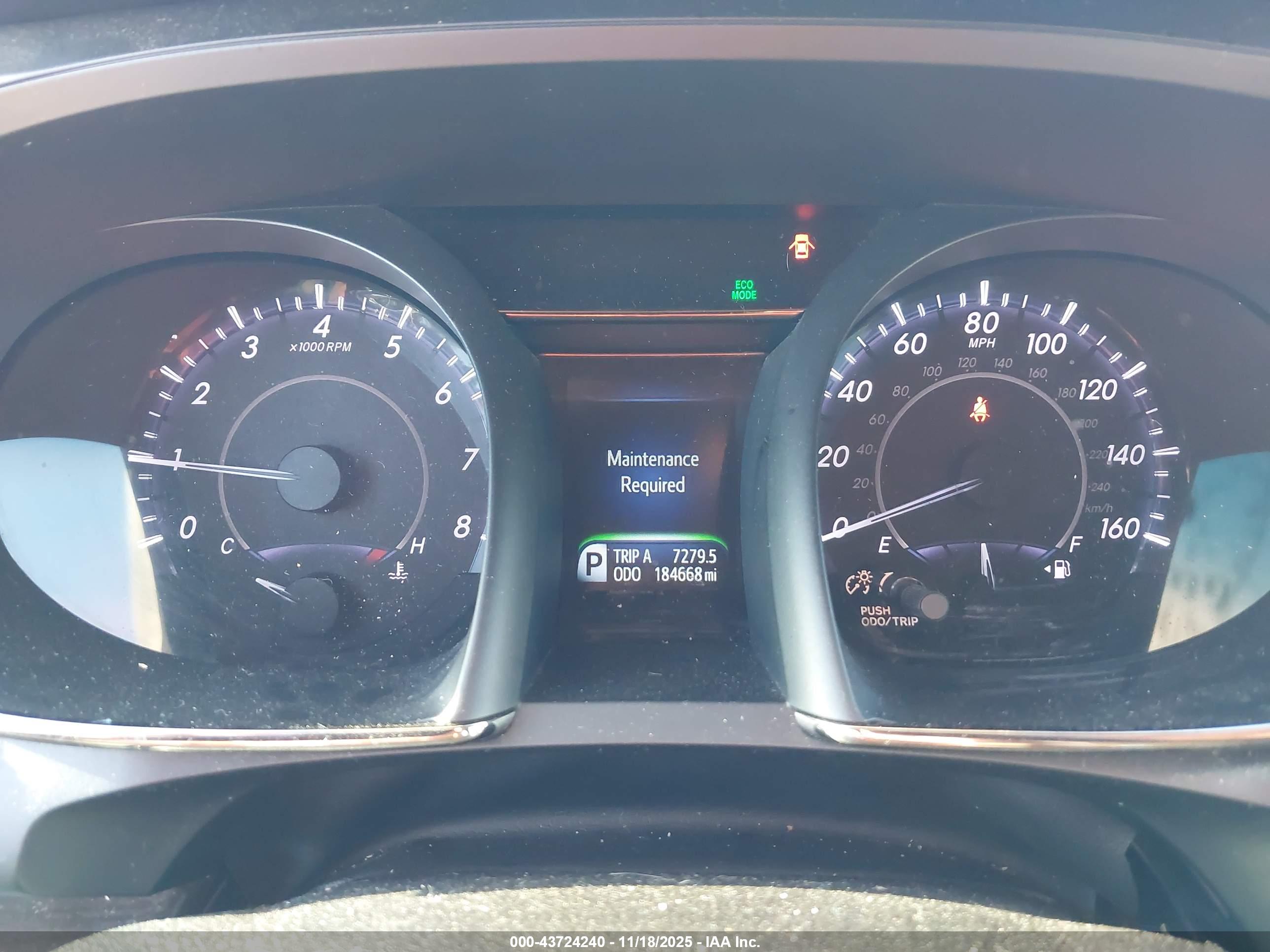 TOYOTA AVALON image 7