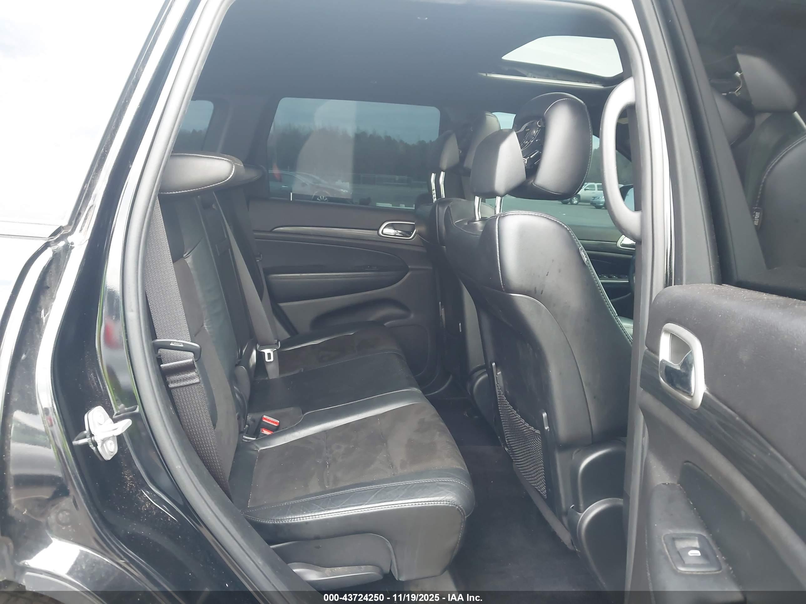 JEEP GRAND image 8