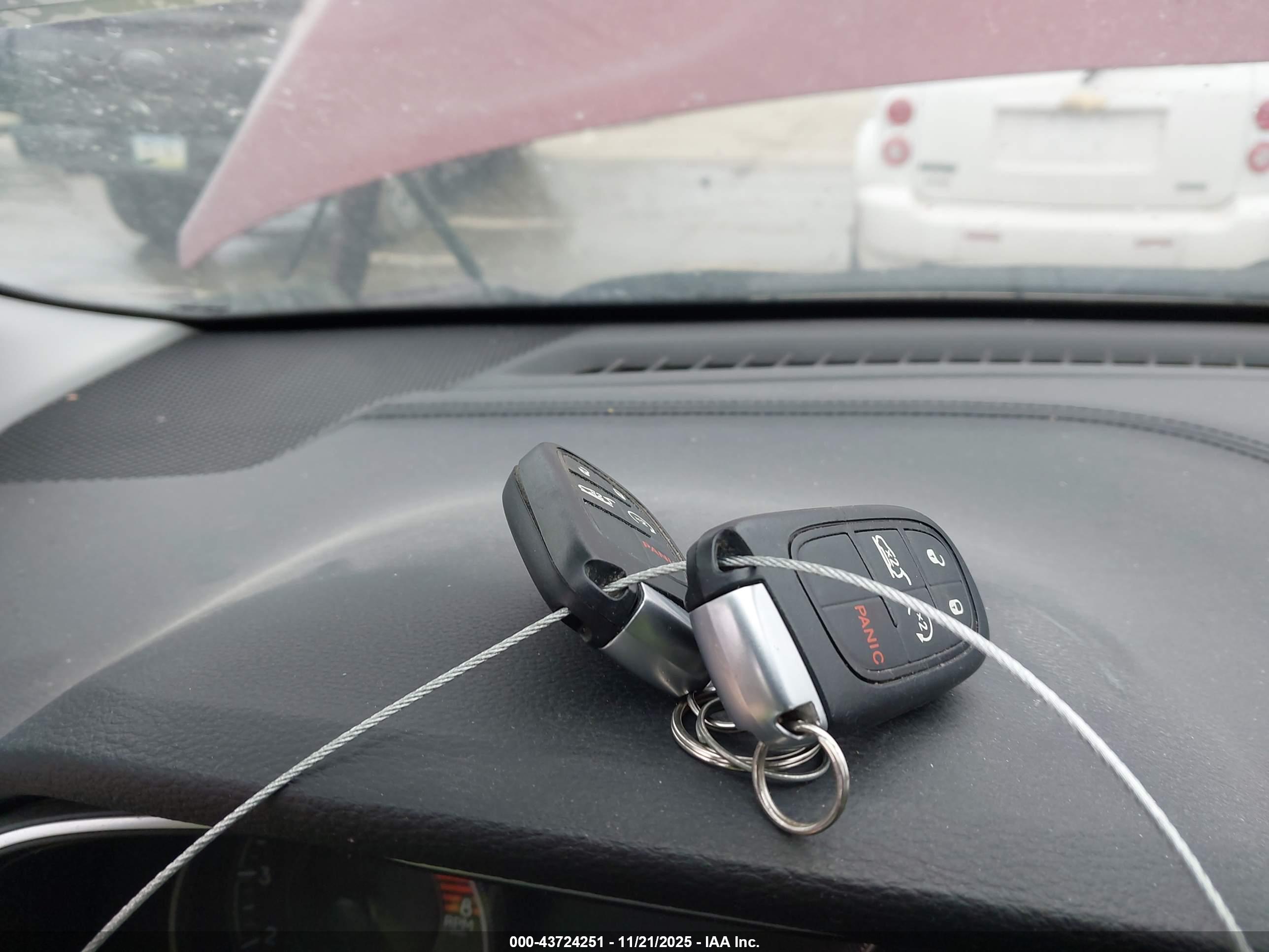 JEEP CHEROKEE image 11