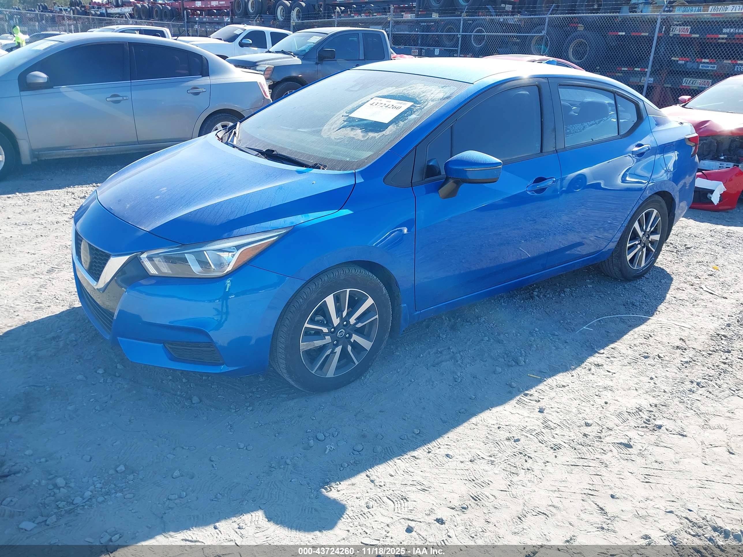 NISSAN VERSA image 2