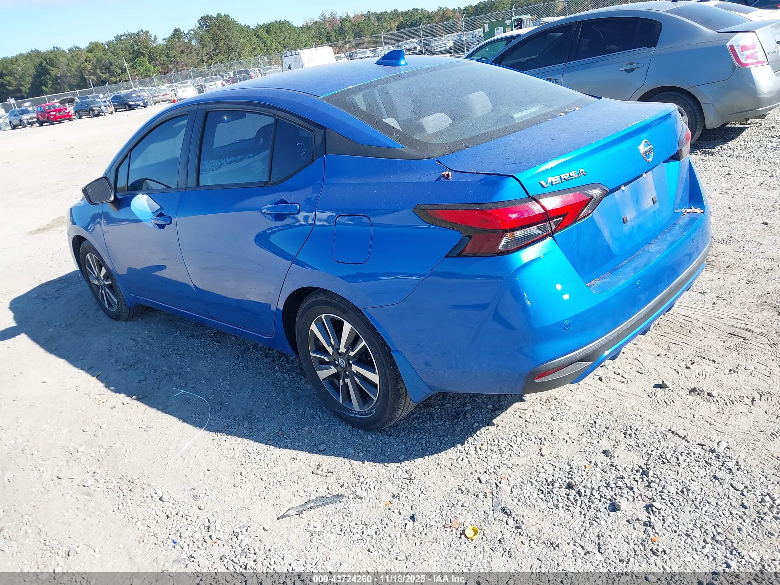 NISSAN VERSA image 3