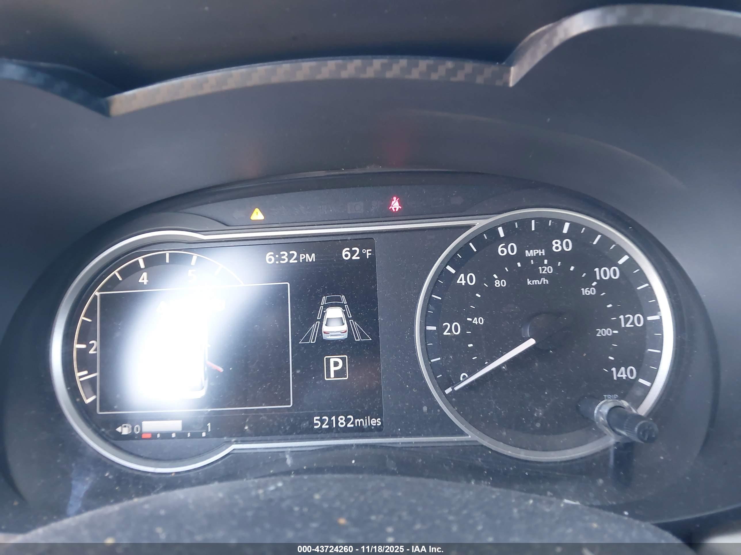 NISSAN VERSA image 7