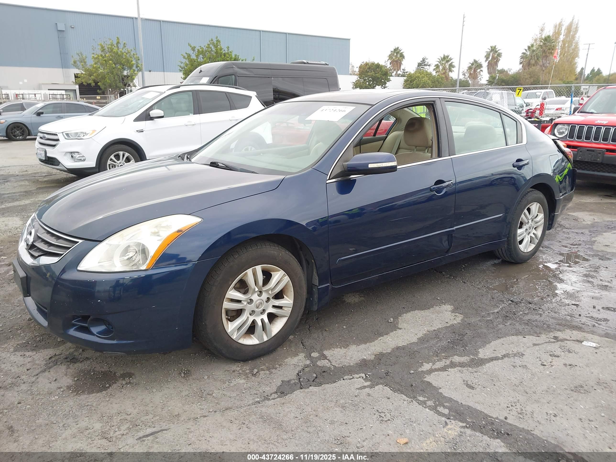 NISSAN ALTIMA image 2