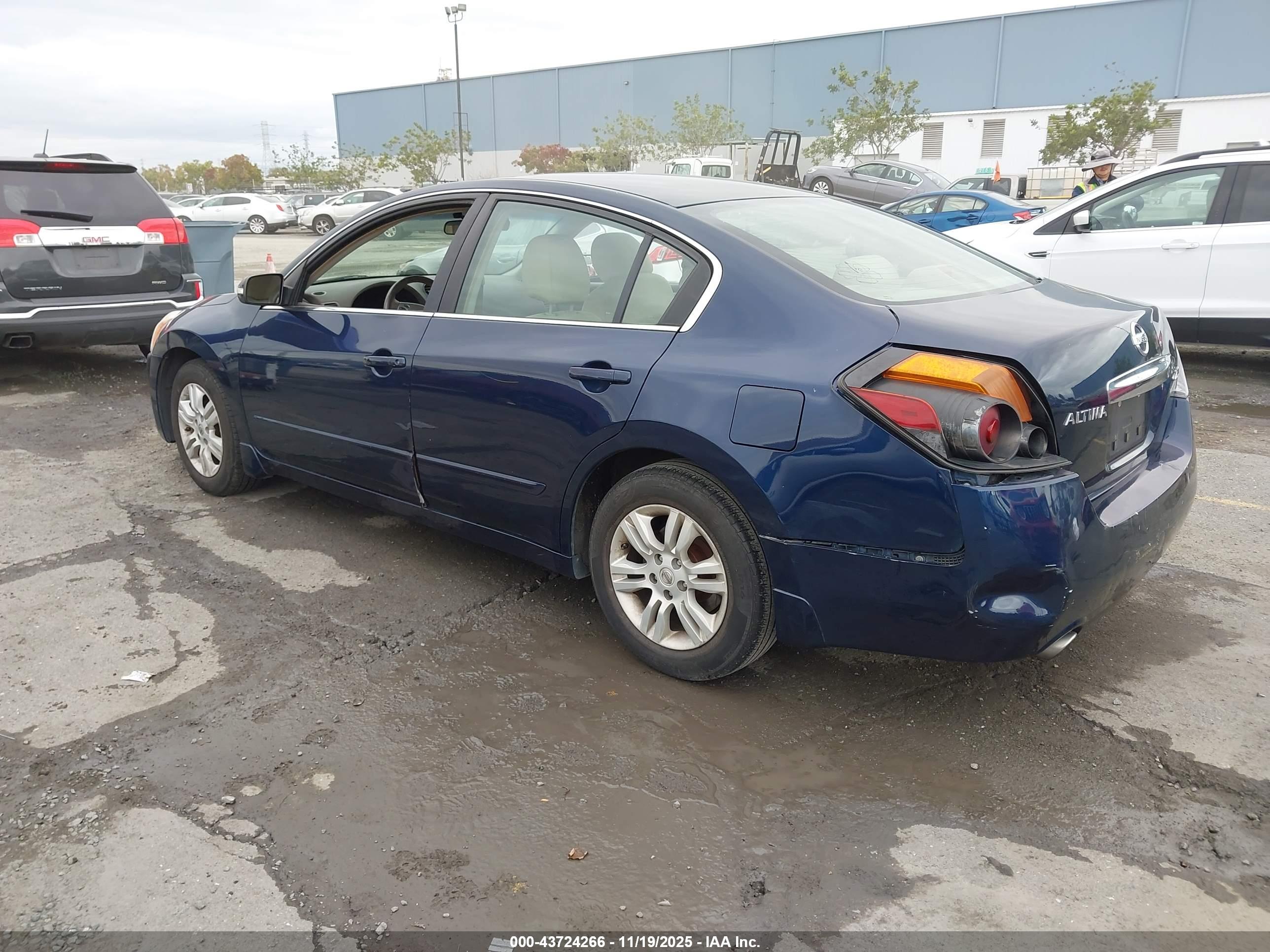 NISSAN ALTIMA image 3