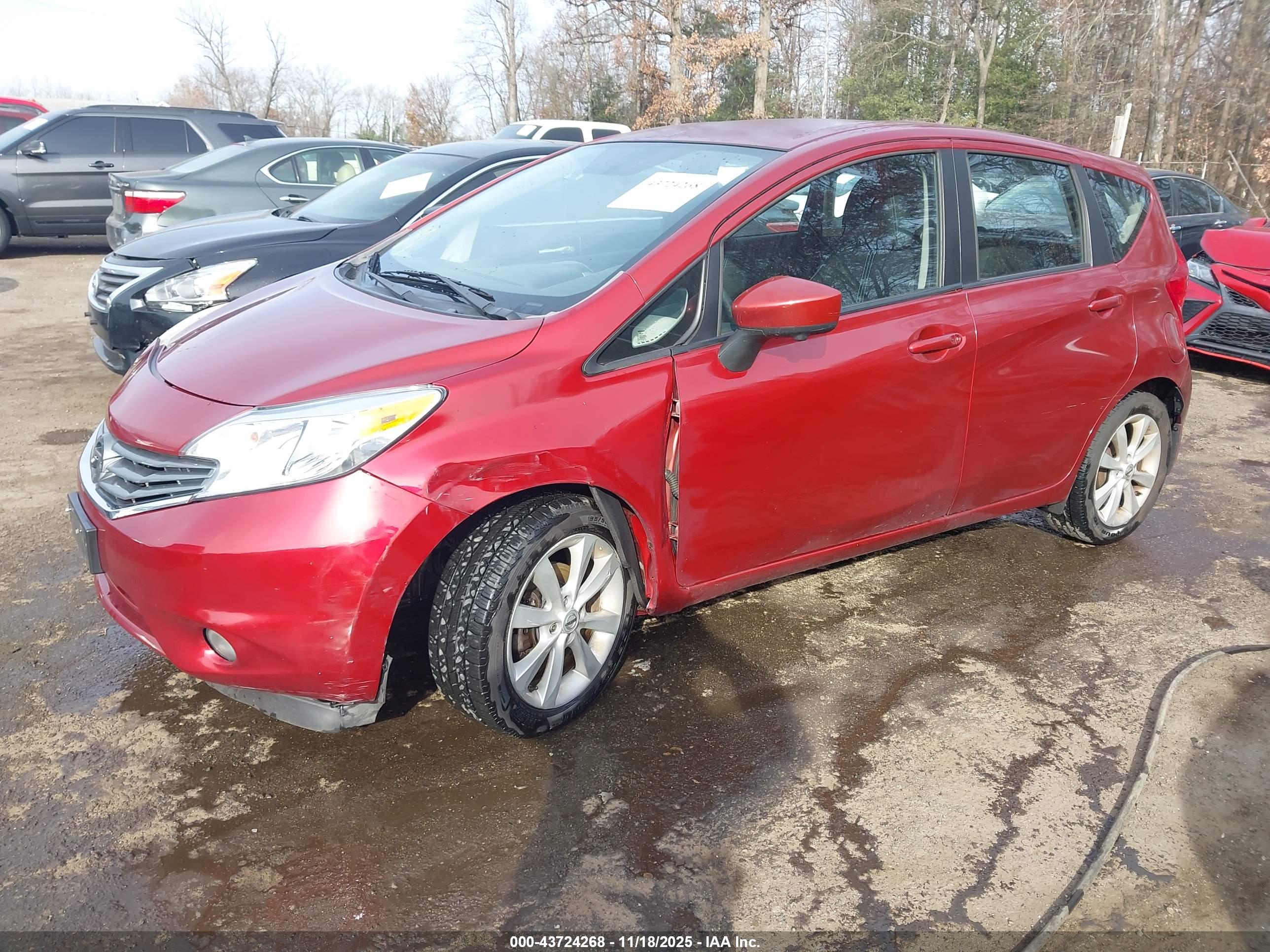 NISSAN VERSA image 2