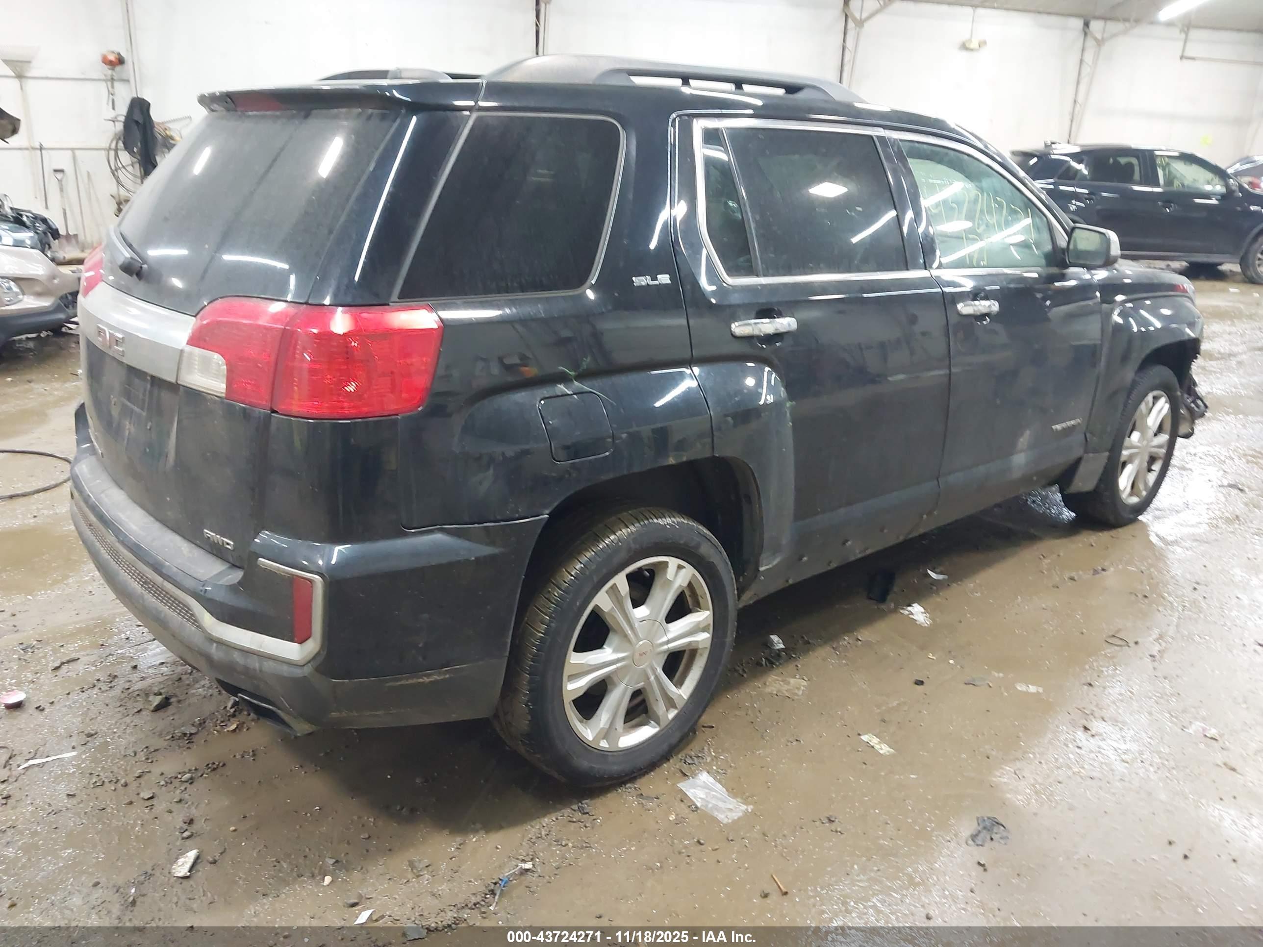 GMC TERRAIN image 4