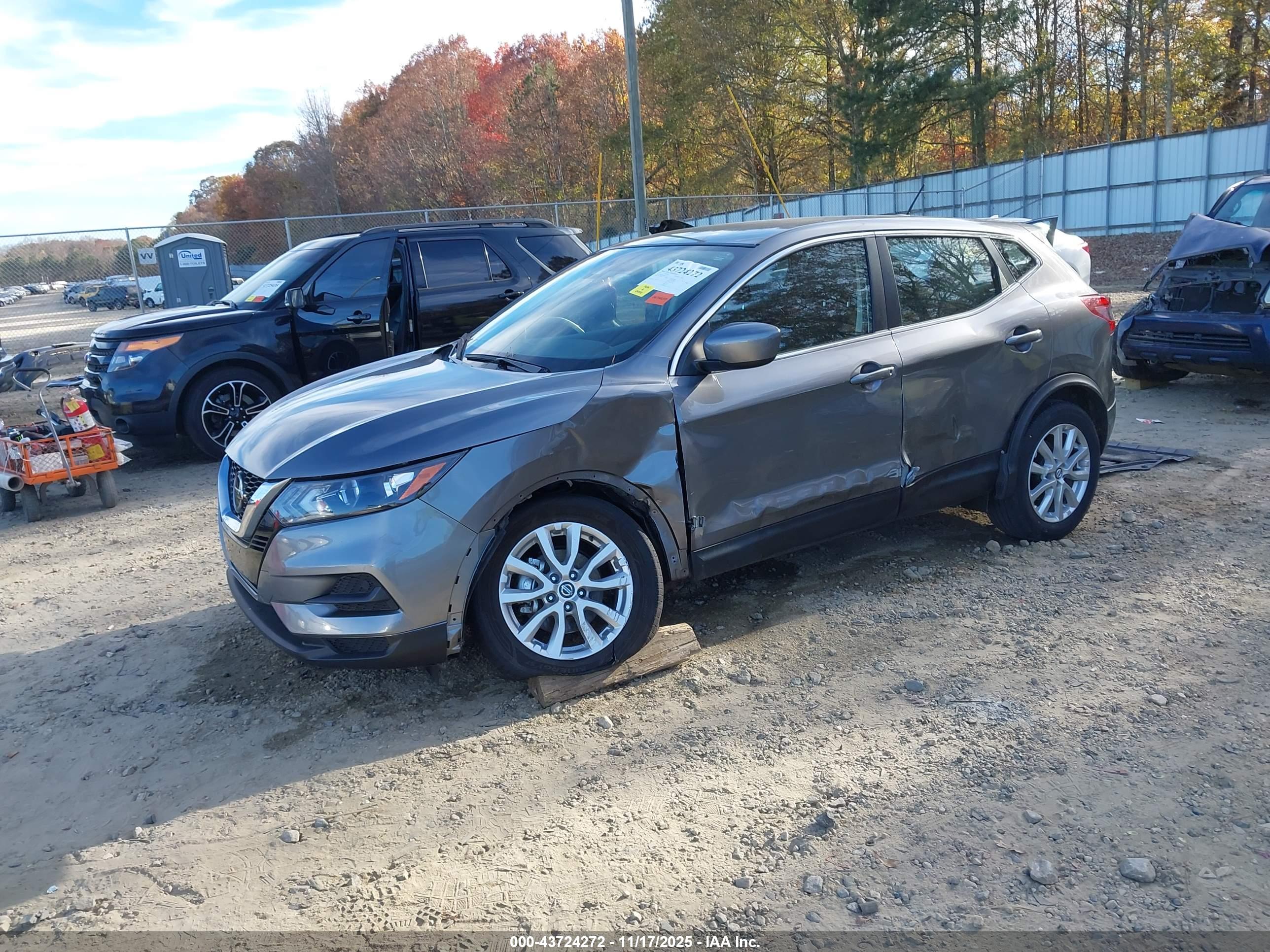 NISSAN ROGUE image 2