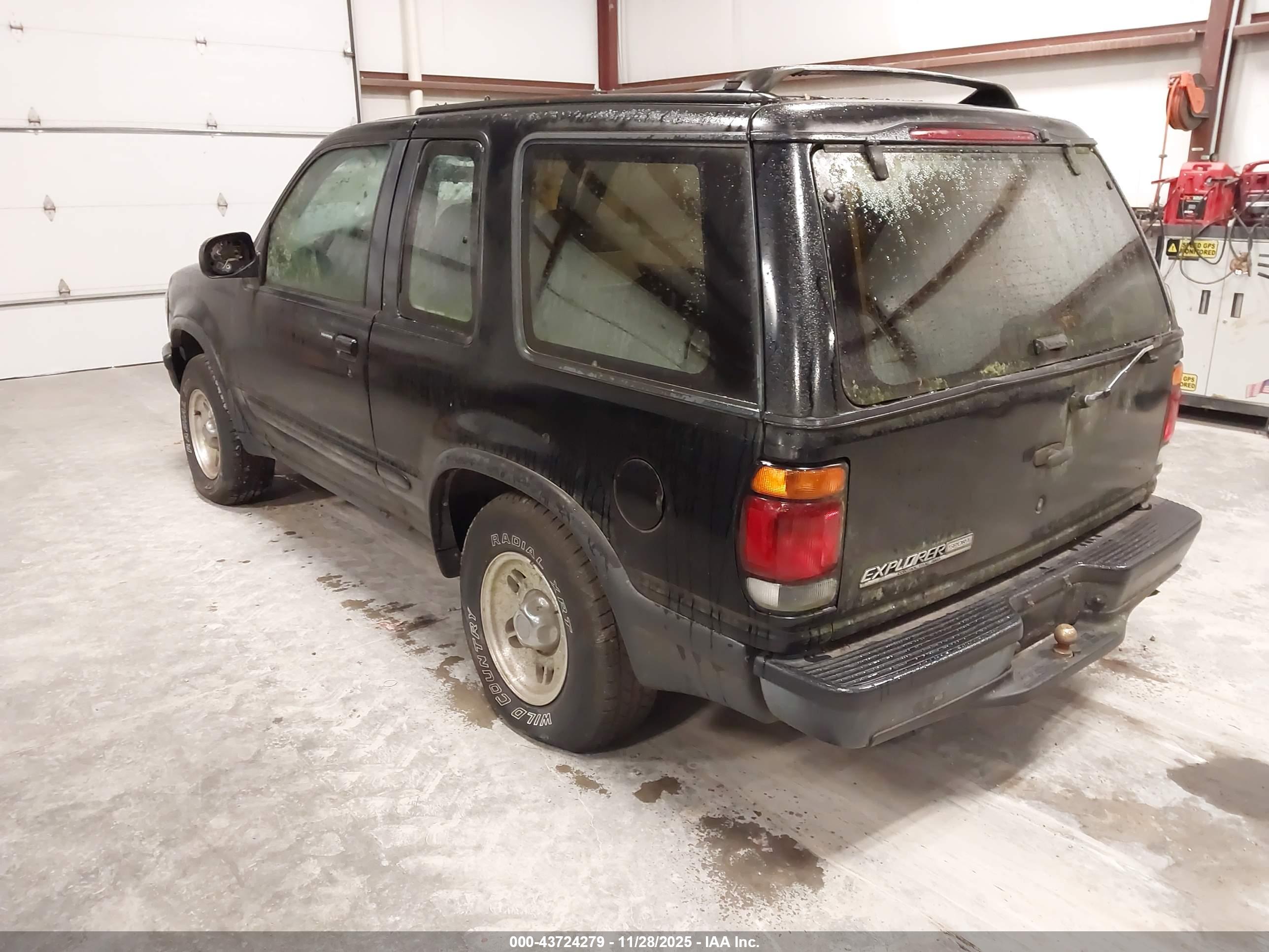 FORD EXPLORER image 3