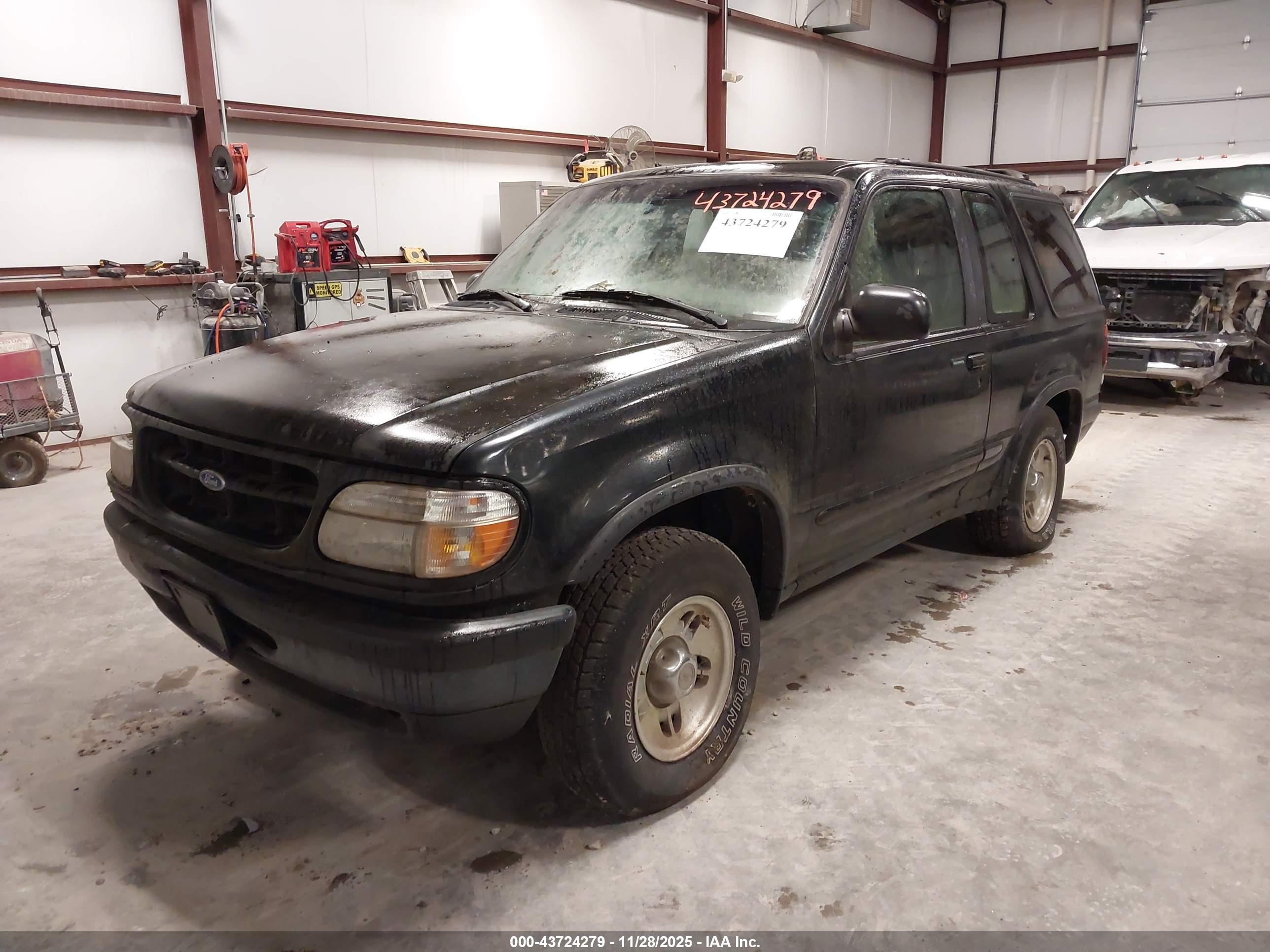 FORD EXPLORER image 6