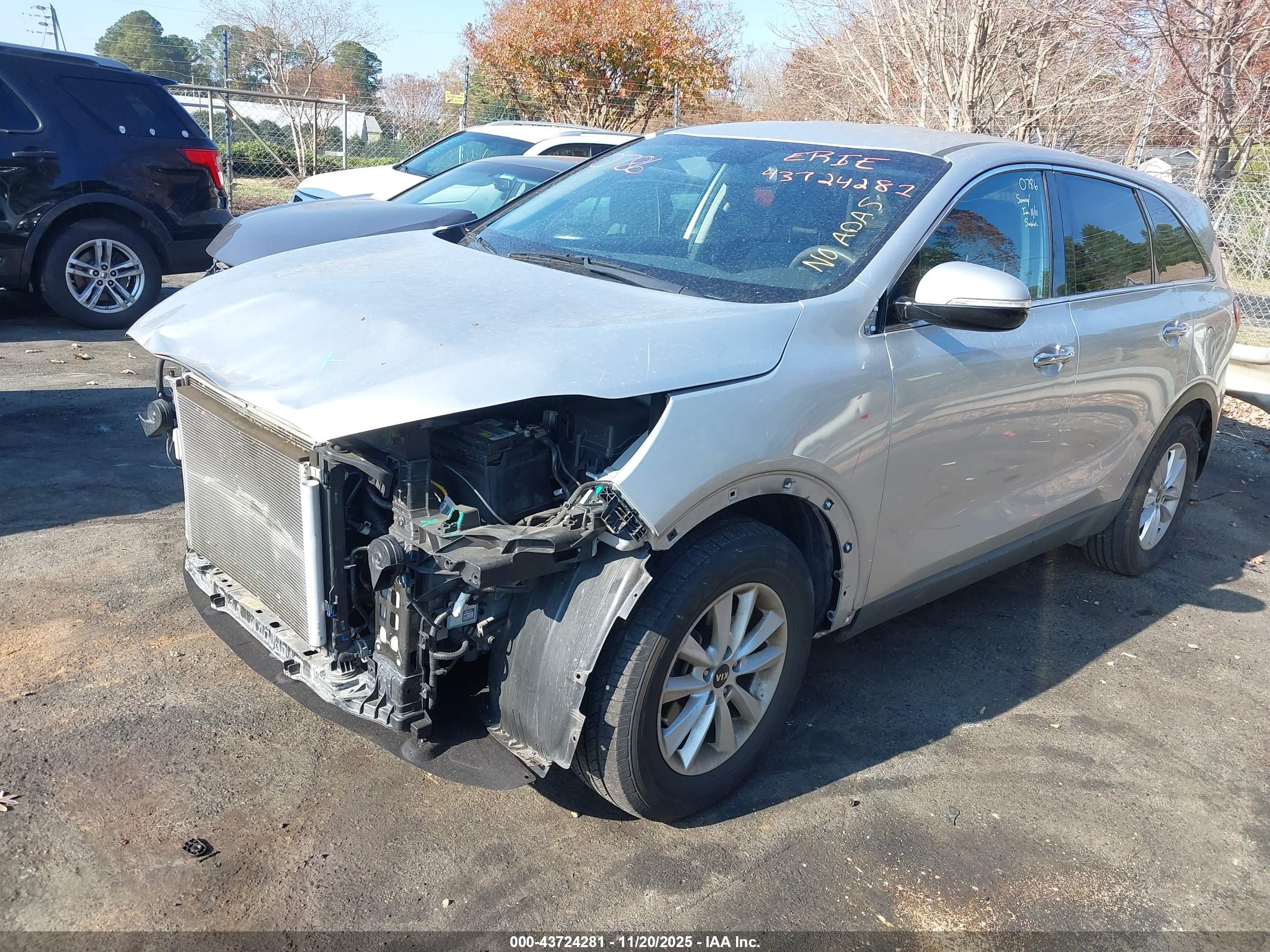 KIA SORENTO image 2