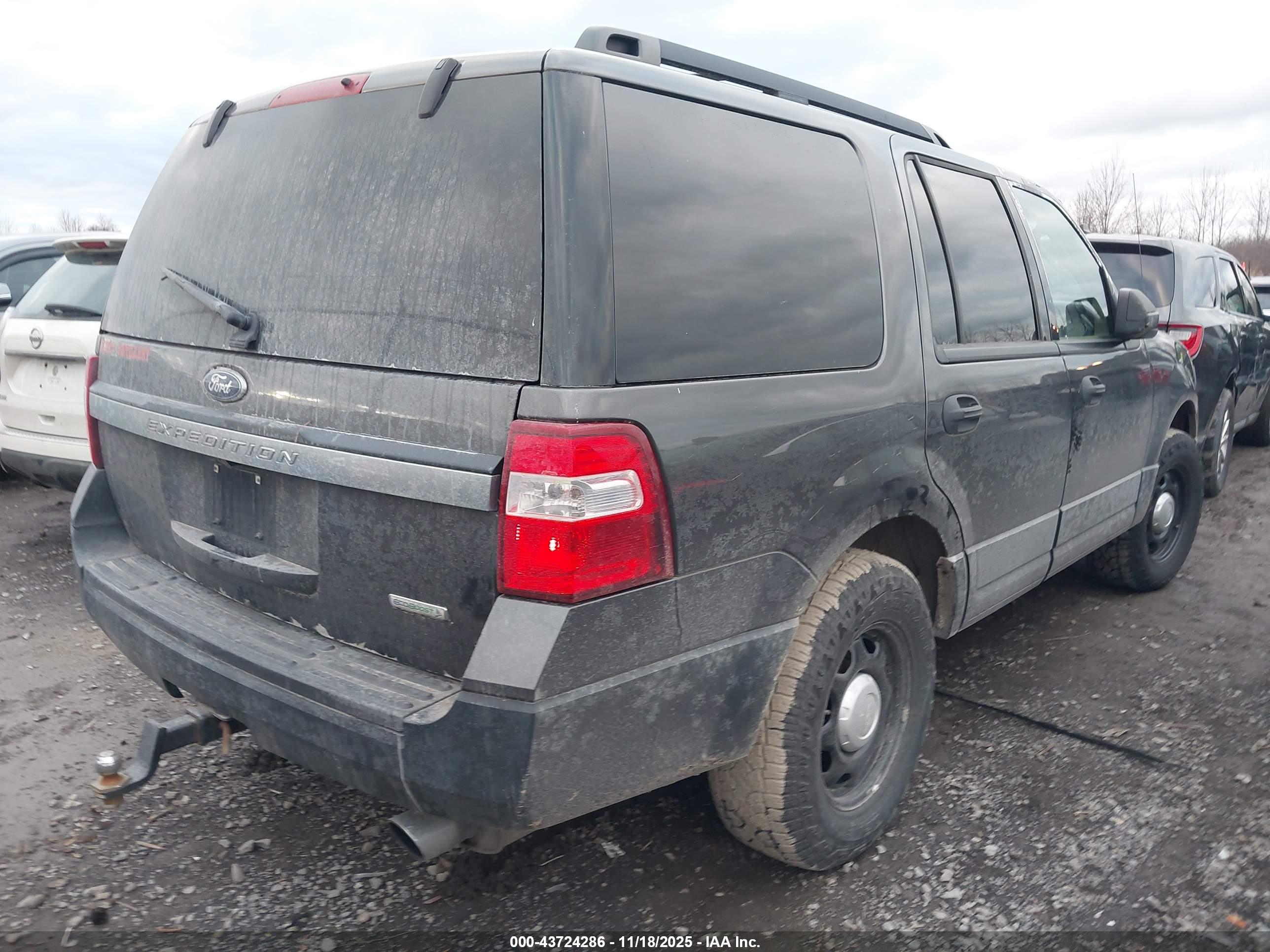 FORD EXPEDITION image 4